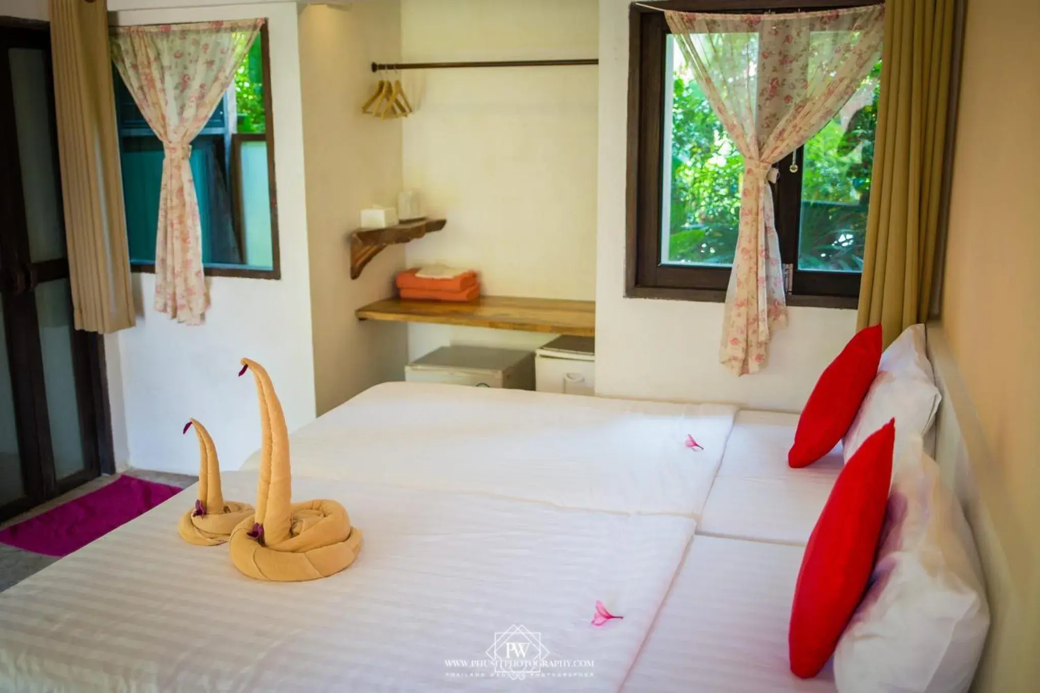 Bed in Flora I Talay Bed in Flora I Talay