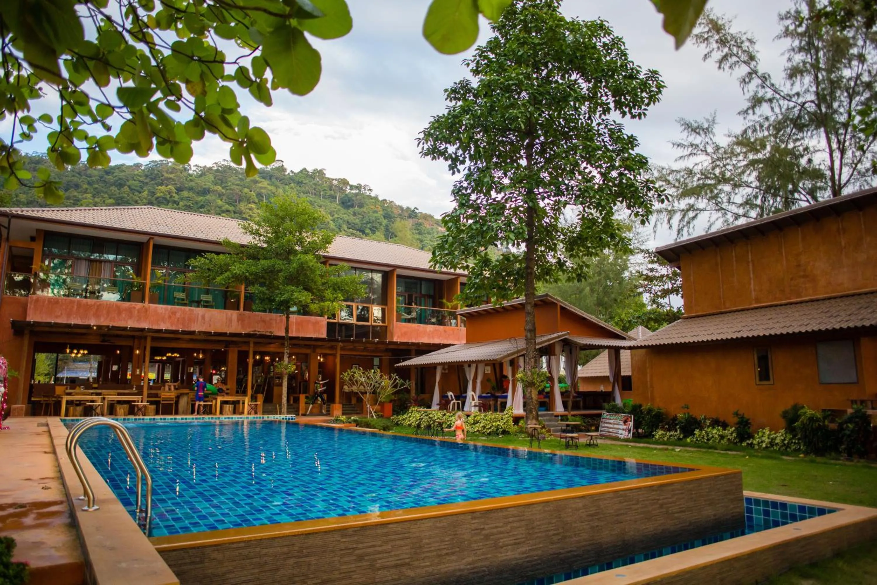 Property building in Flora I Talay