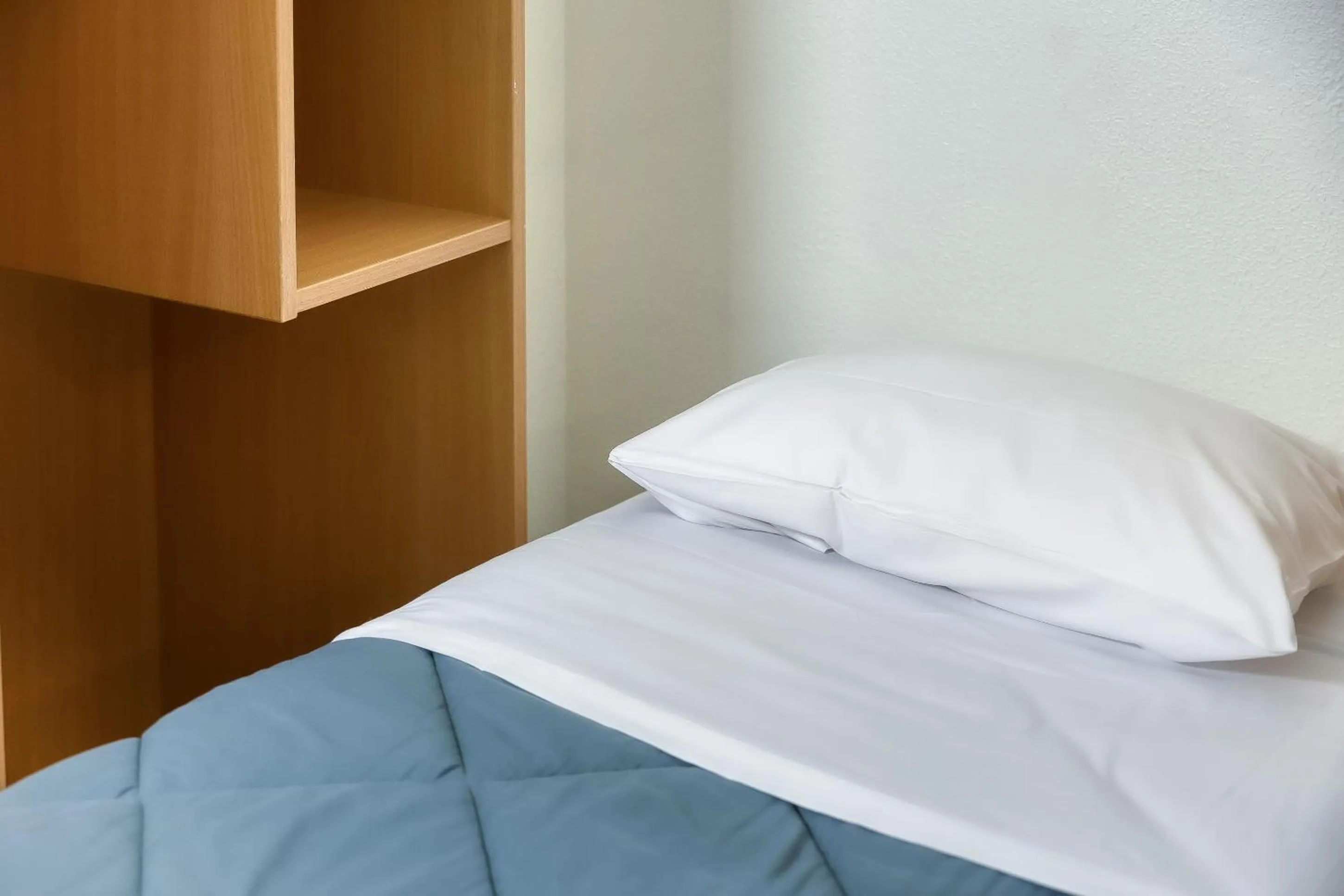 Bed in Premiere Classe Cergy Saint Christophe