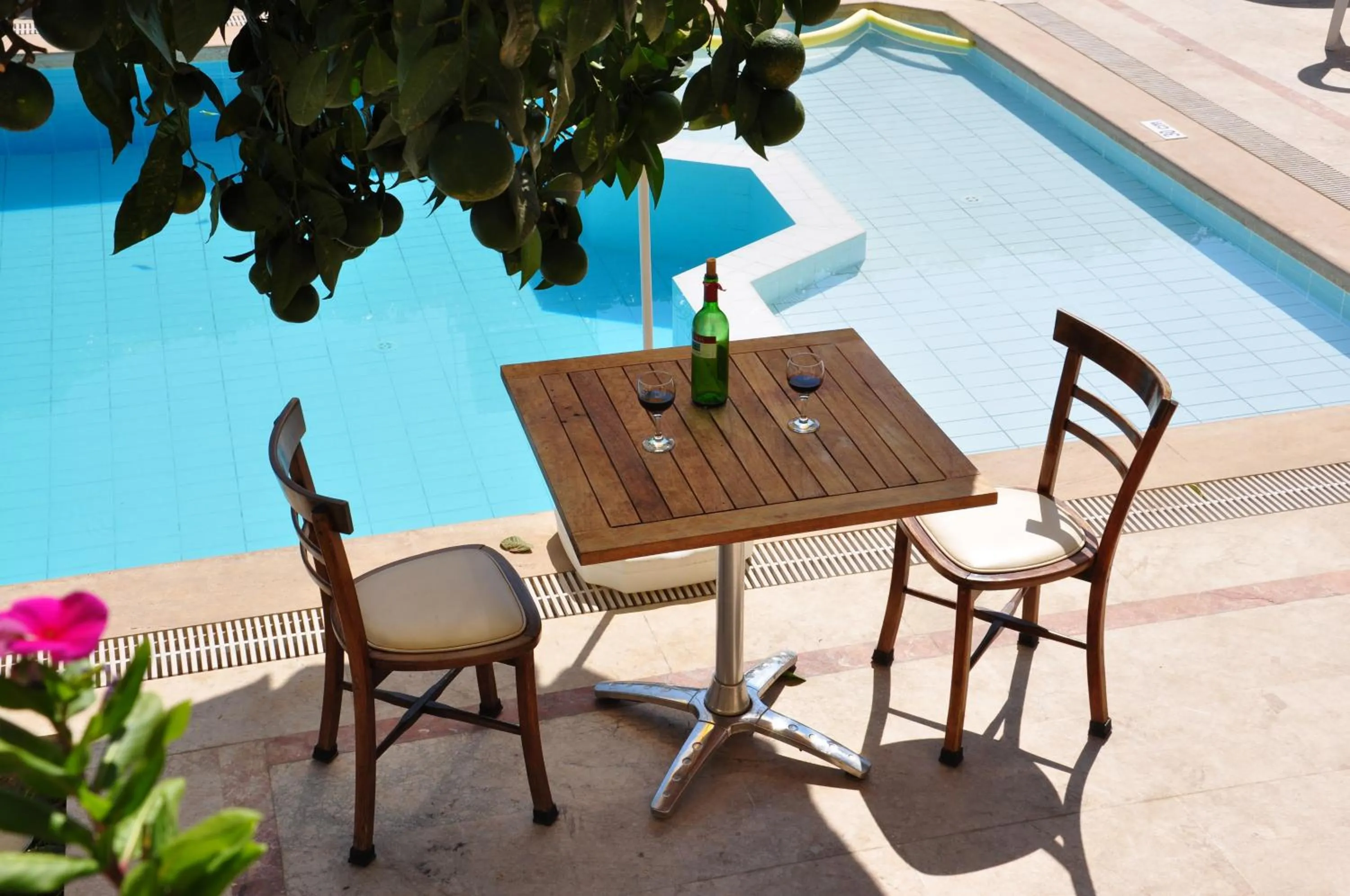 Swimming pool in Tuncer Garden Hotel