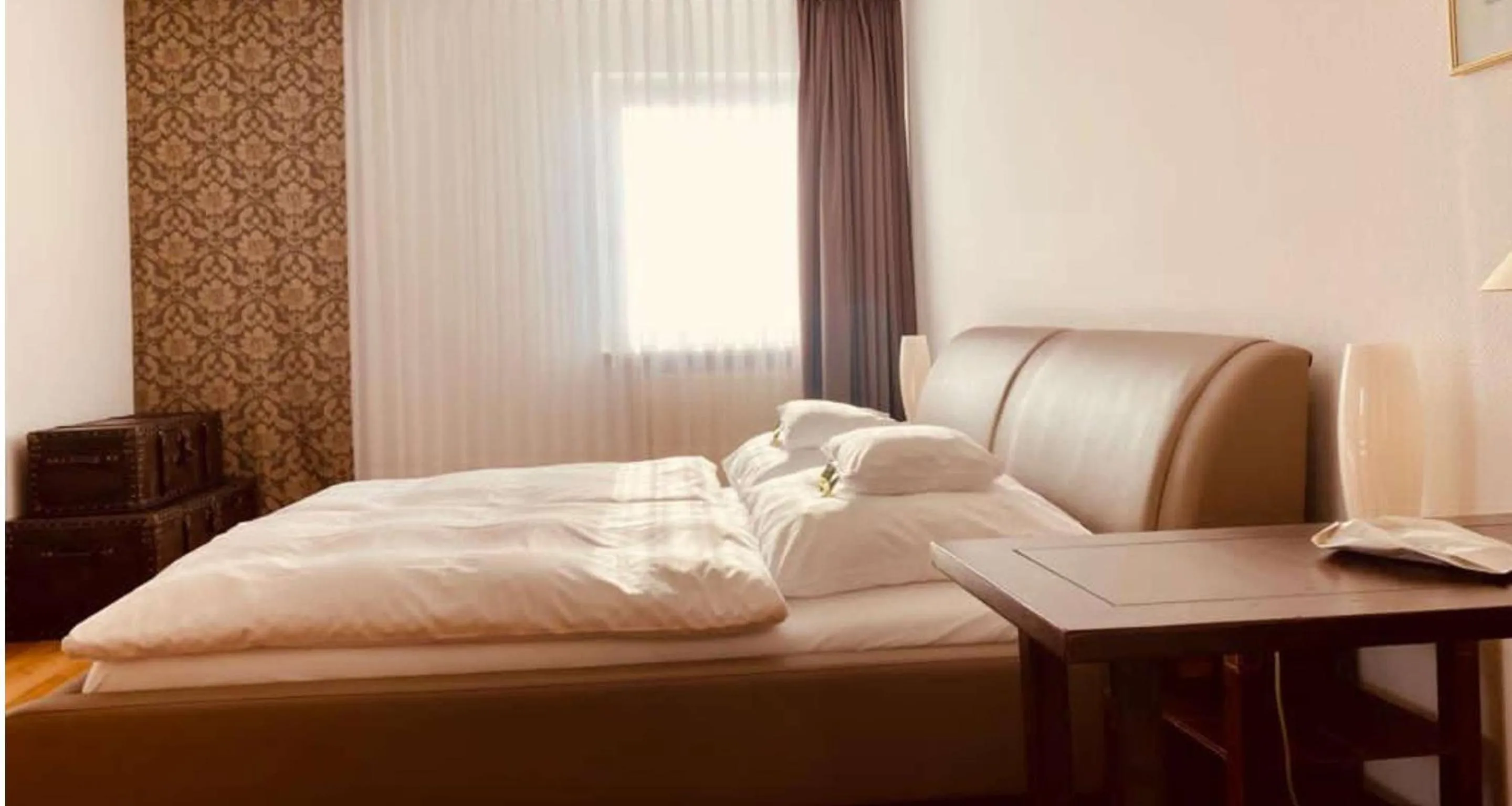 Bedroom, Bed in Wellness-& Nationalpark Hotel Schliffkopf, BWSC