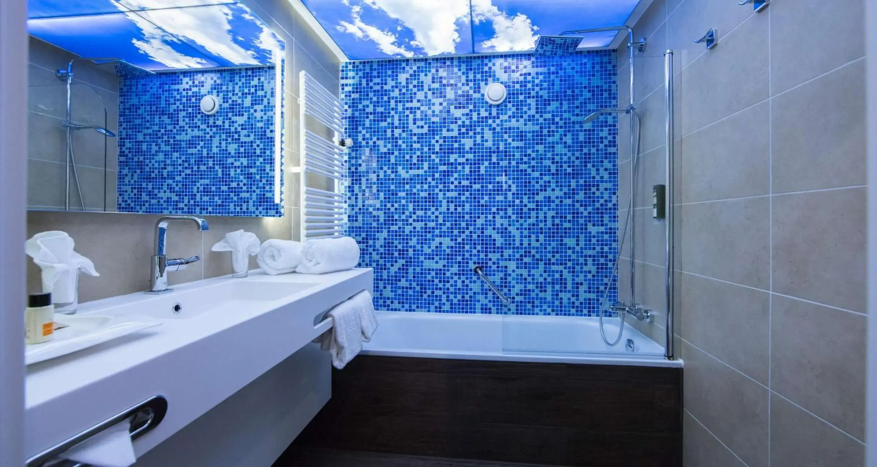 Bedroom in Wellness-& Nationalpark Hotel Schliffkopf, BWSC Bedroom in Wellness-& Nationalpark Hotel Schliffkopf, BWSC