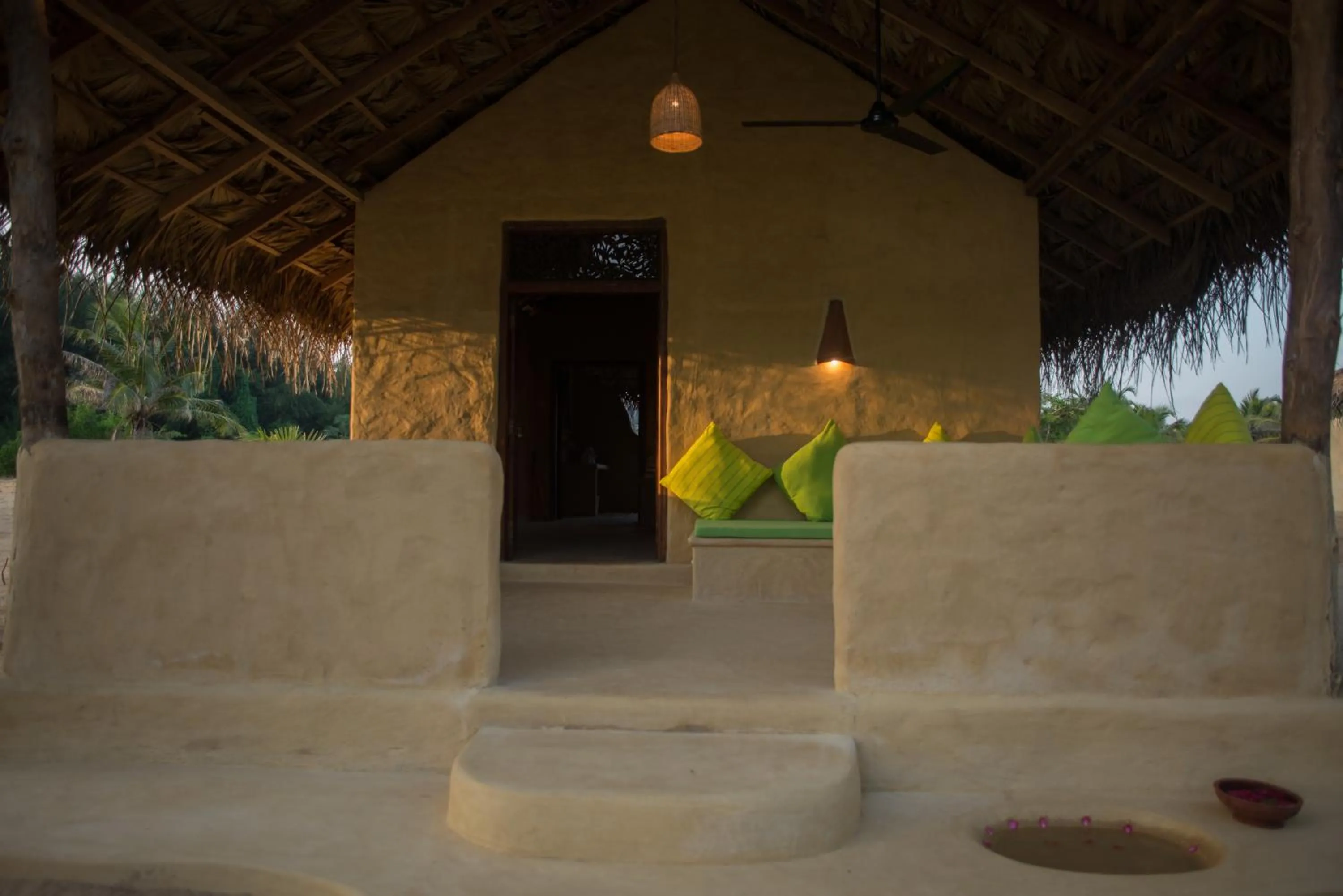 Beach cabana - single occupancy in Bar Reef Resort