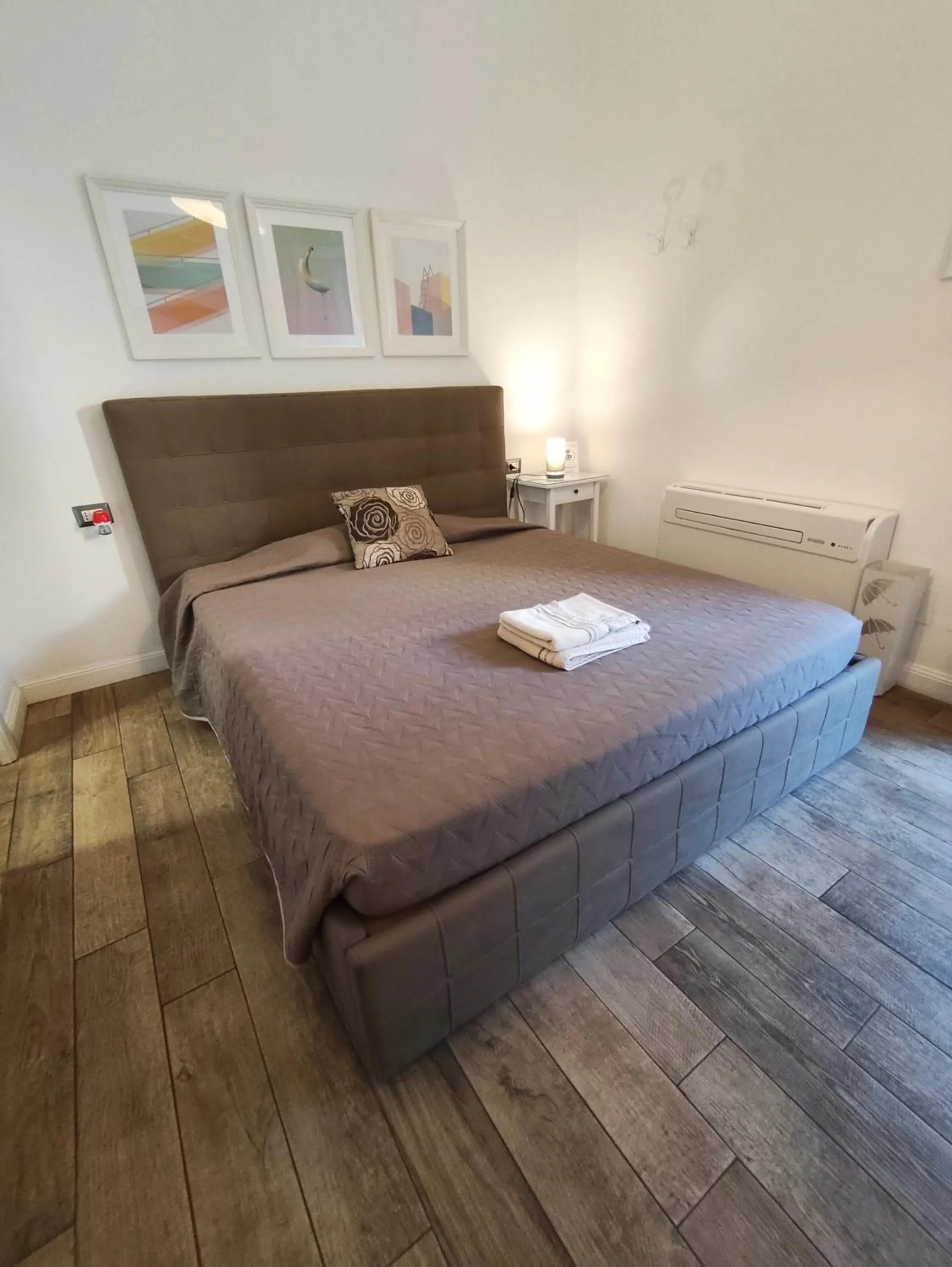 Bed in GARDEN HOUSE - Luxury Guest House - Self check-in only