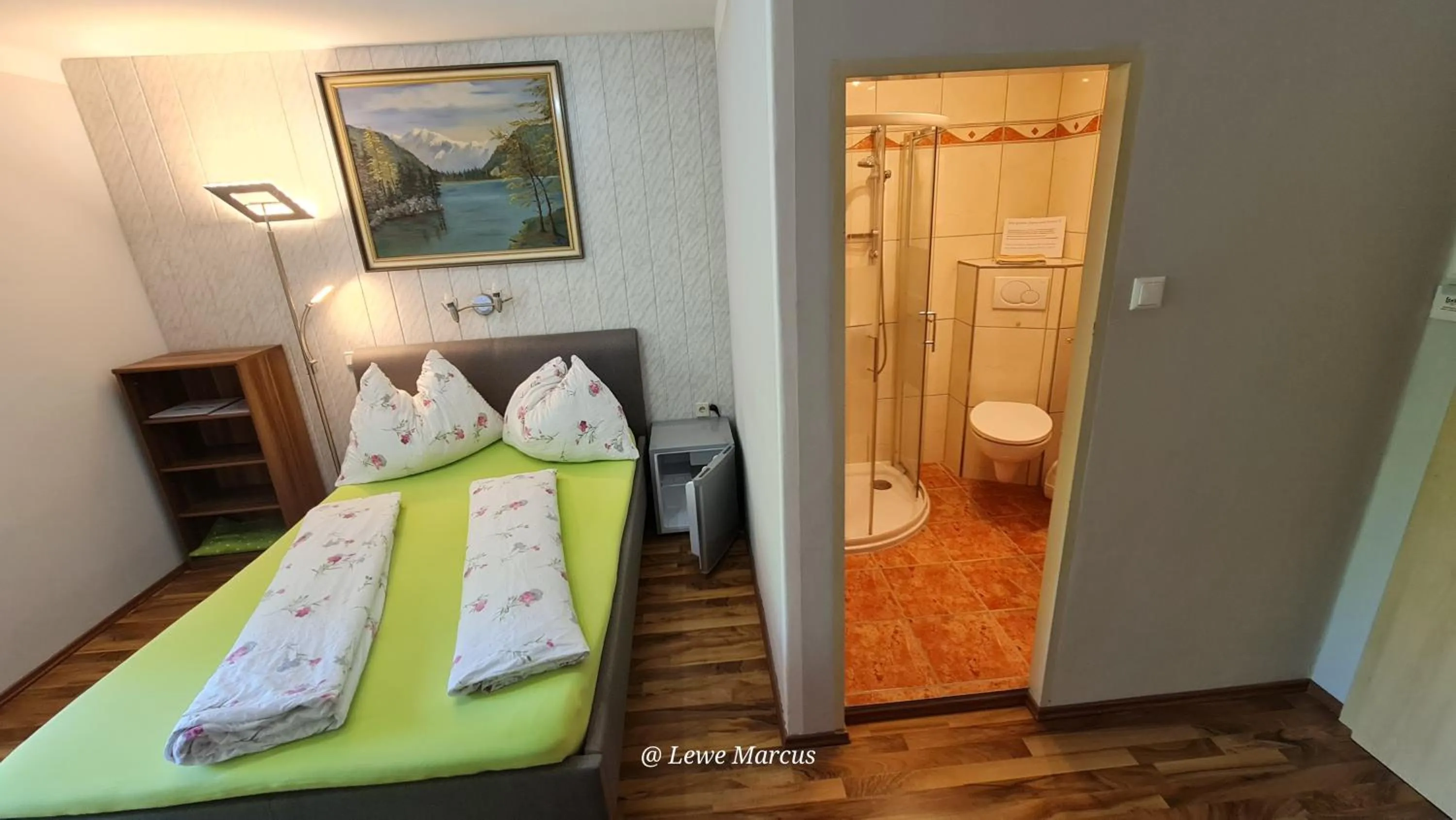 Photo of the whole room, Bed in Appart-Pension Seehang