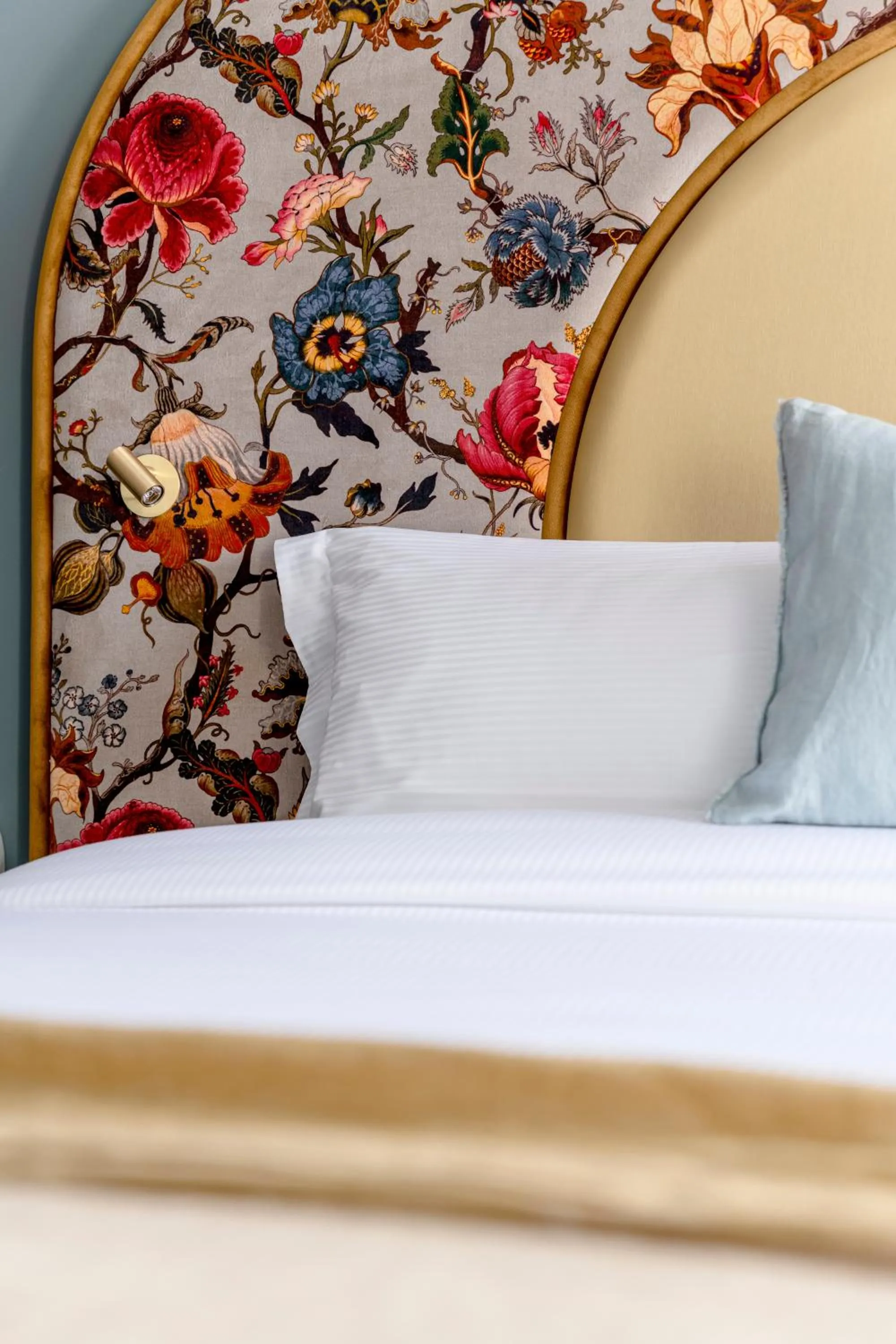 Bed in Hôtel Léopold - Orso Hotels