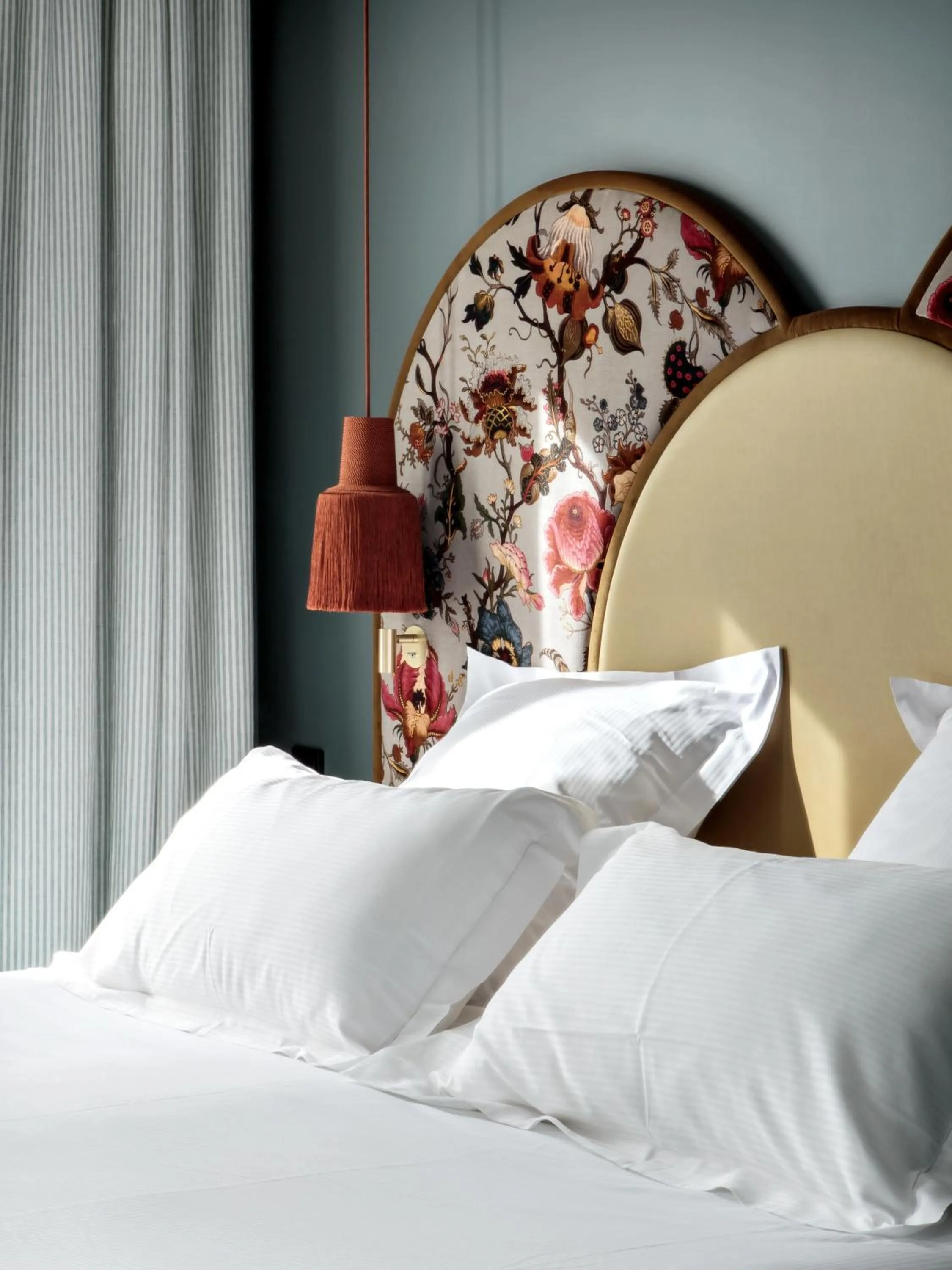 Bed in Hôtel Léopold - Orso Hotels