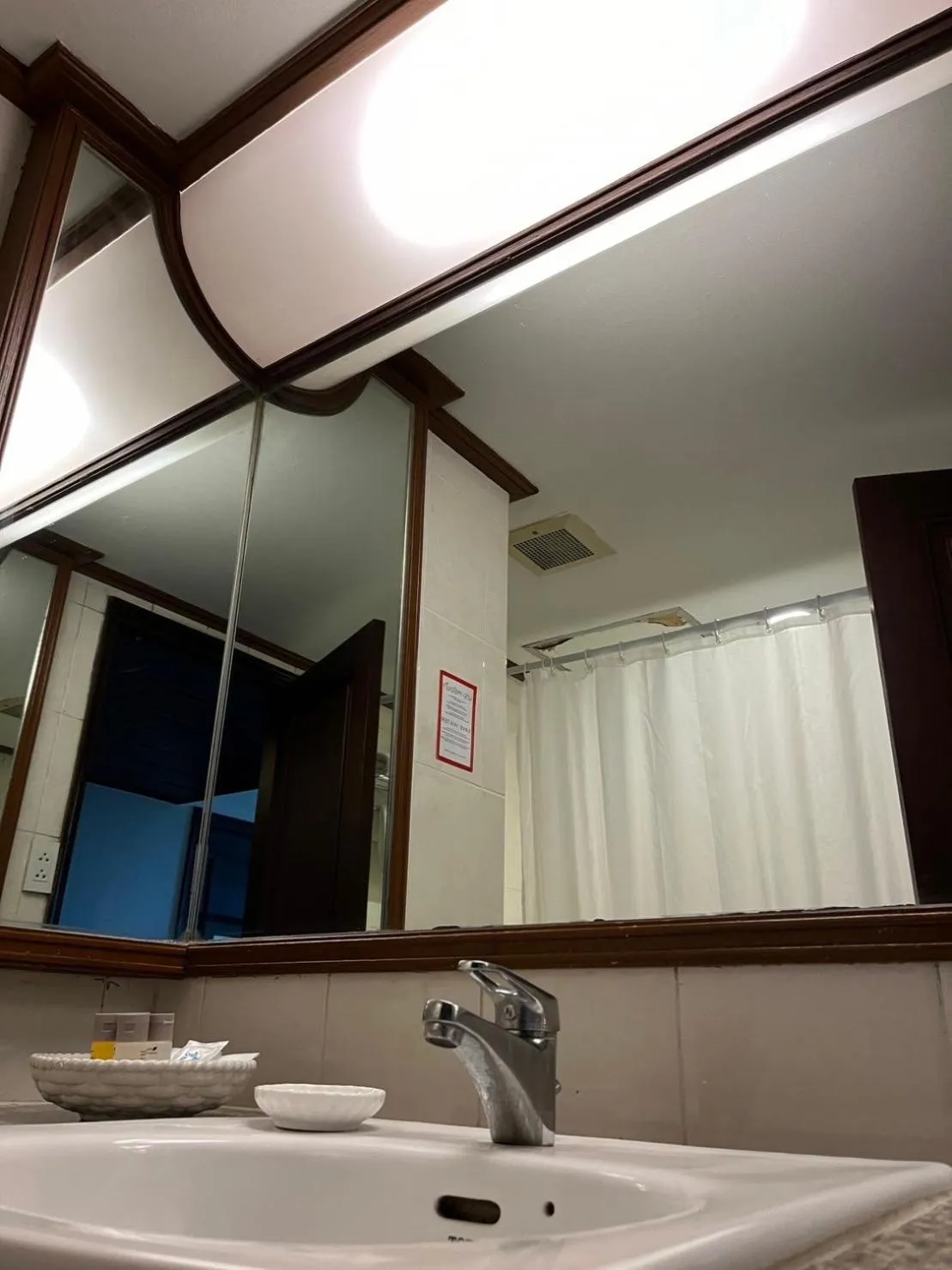 Bathroom in Suntara Wellness Resort & Hotel