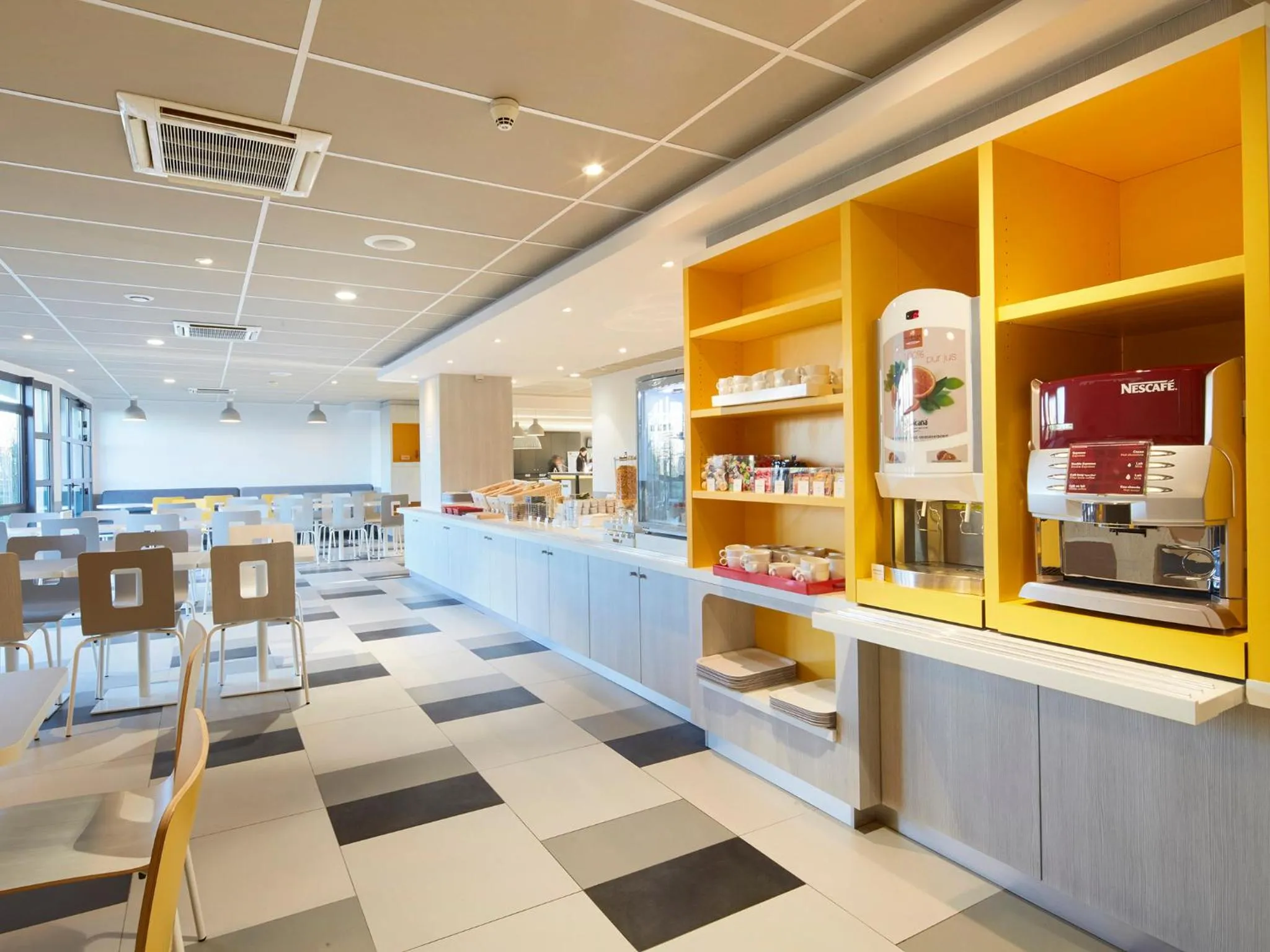 Dining area in Première Classe Marne la Vallée - Bussy Saint Georges