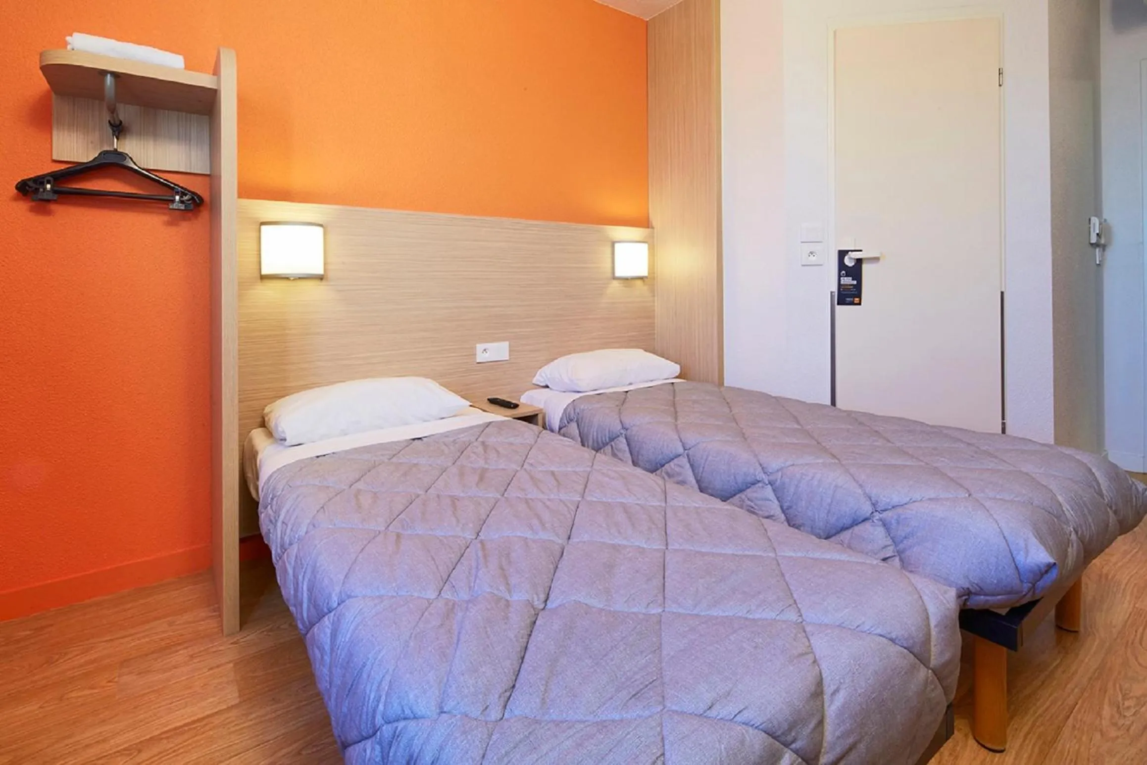 Photo of the whole room, Bed in Première Classe Marne la Vallée - Bussy Saint Georges