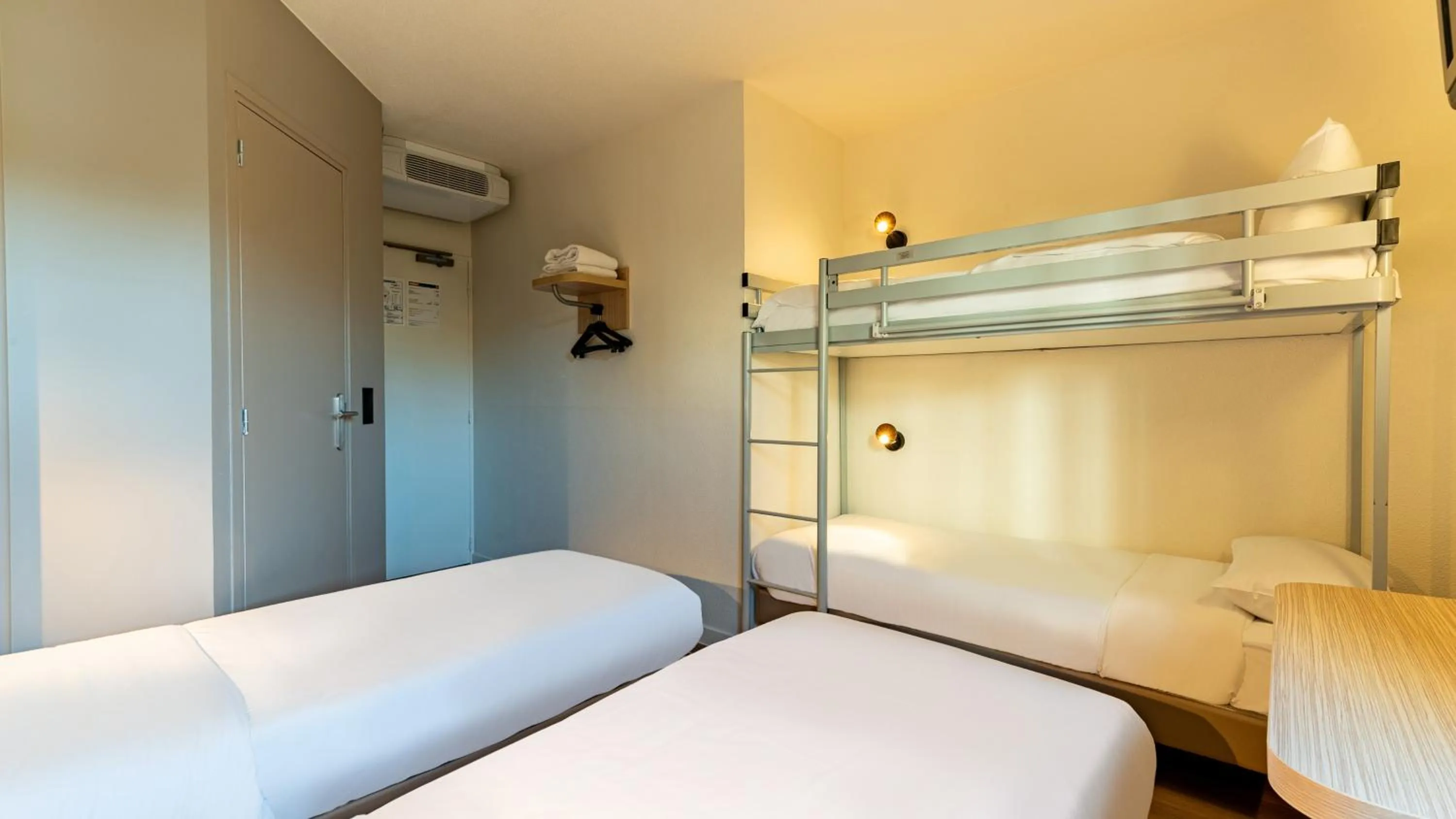 Bed in Première Classe Marne-la-Vallée - Bussy Saint Georges