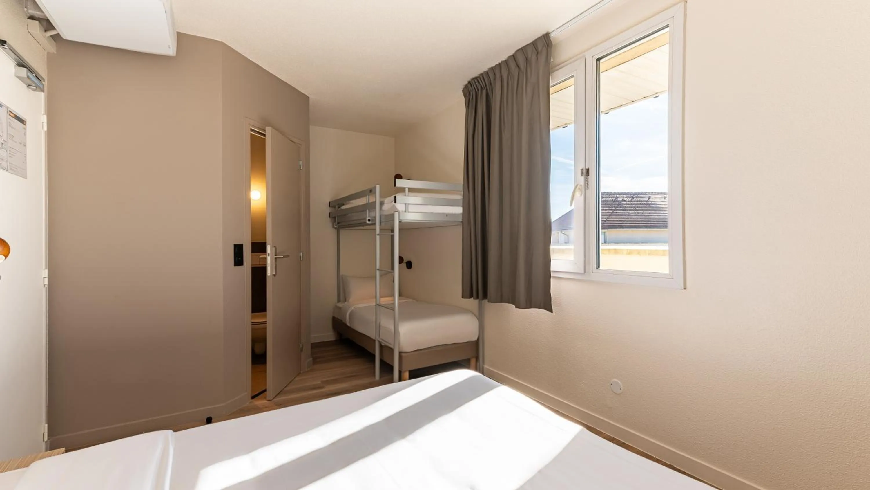 Bed in Première Classe Marne-la-Vallée - Bussy Saint Georges