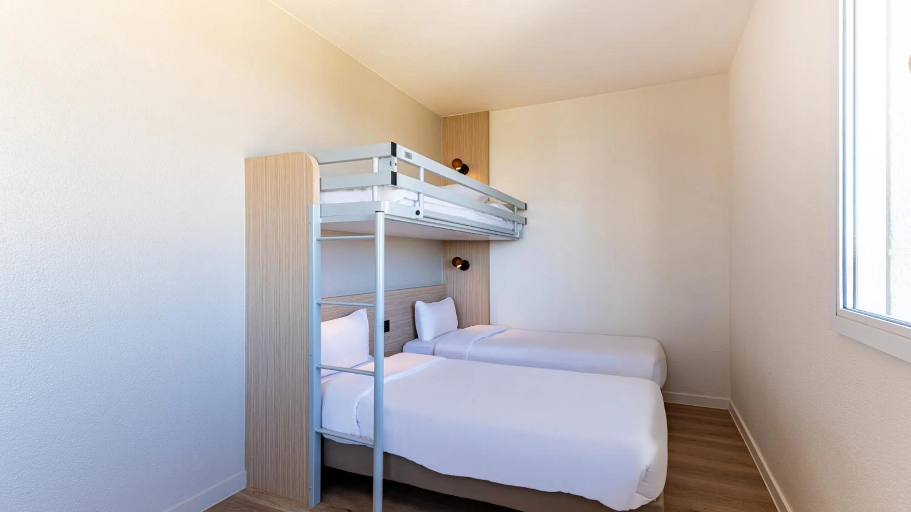 Photo of the whole room, Bed in Première Classe Marne-la-Vallée - Bussy Saint Georges