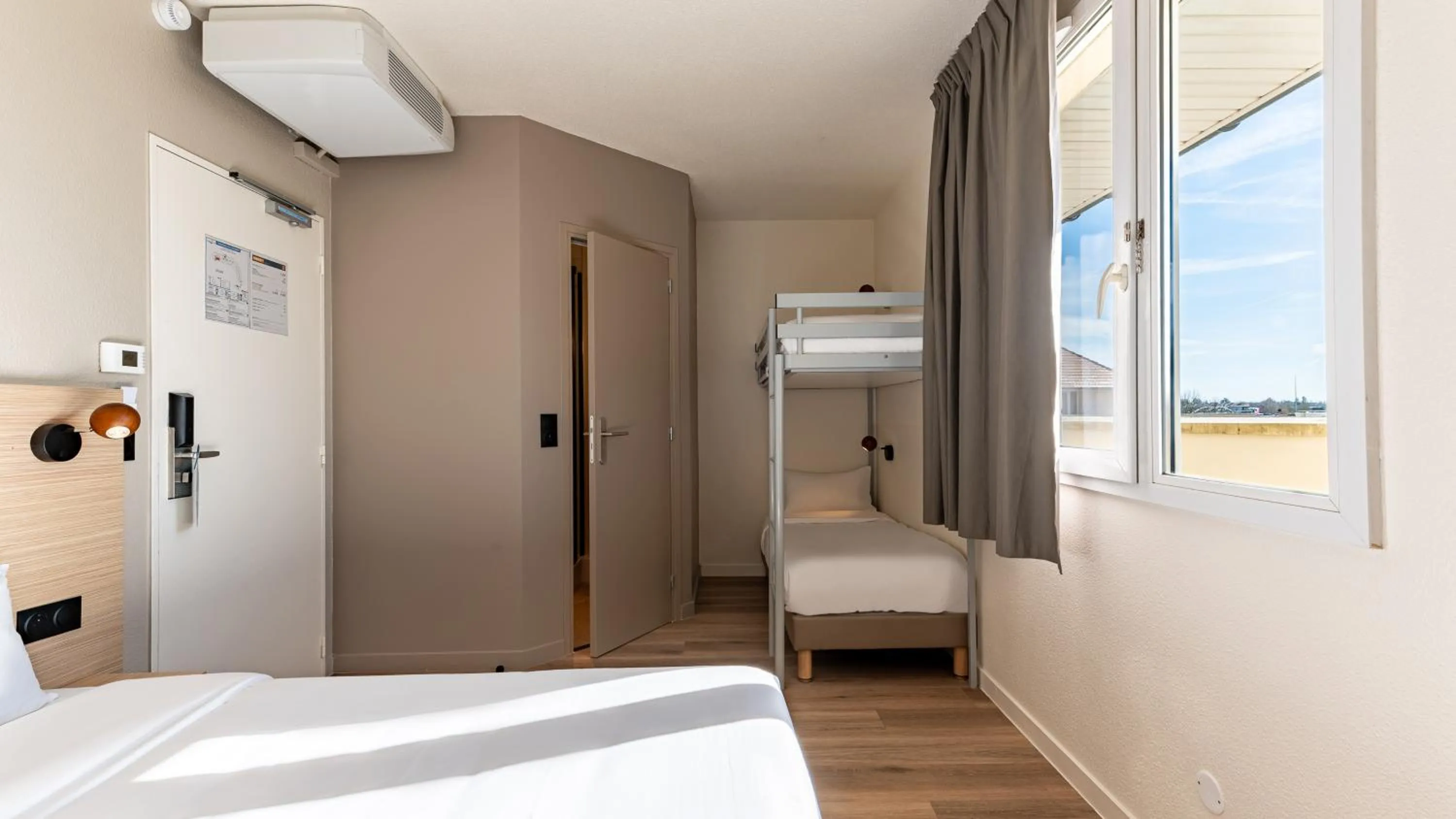 Bed in Première Classe Marne-la-Vallée - Bussy Saint Georges