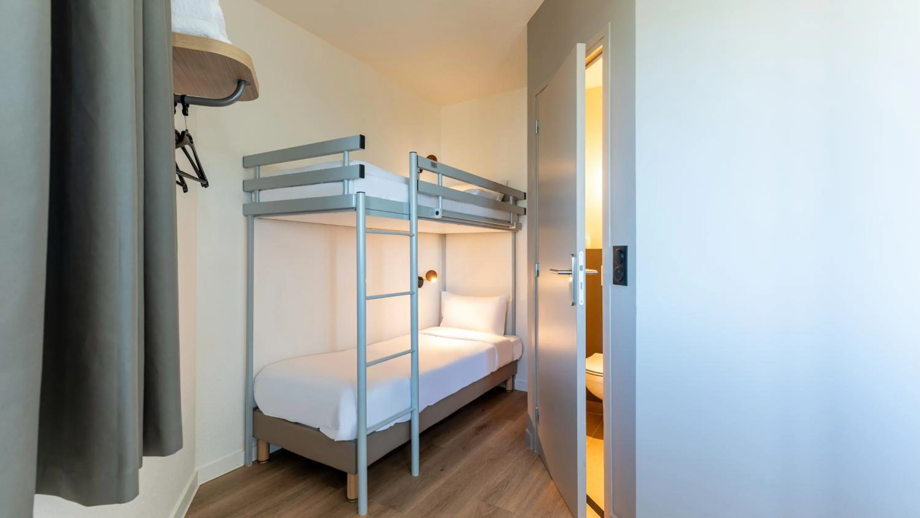 Photo of the whole room, Bed in Première Classe Marne-la-Vallée - Bussy Saint Georges