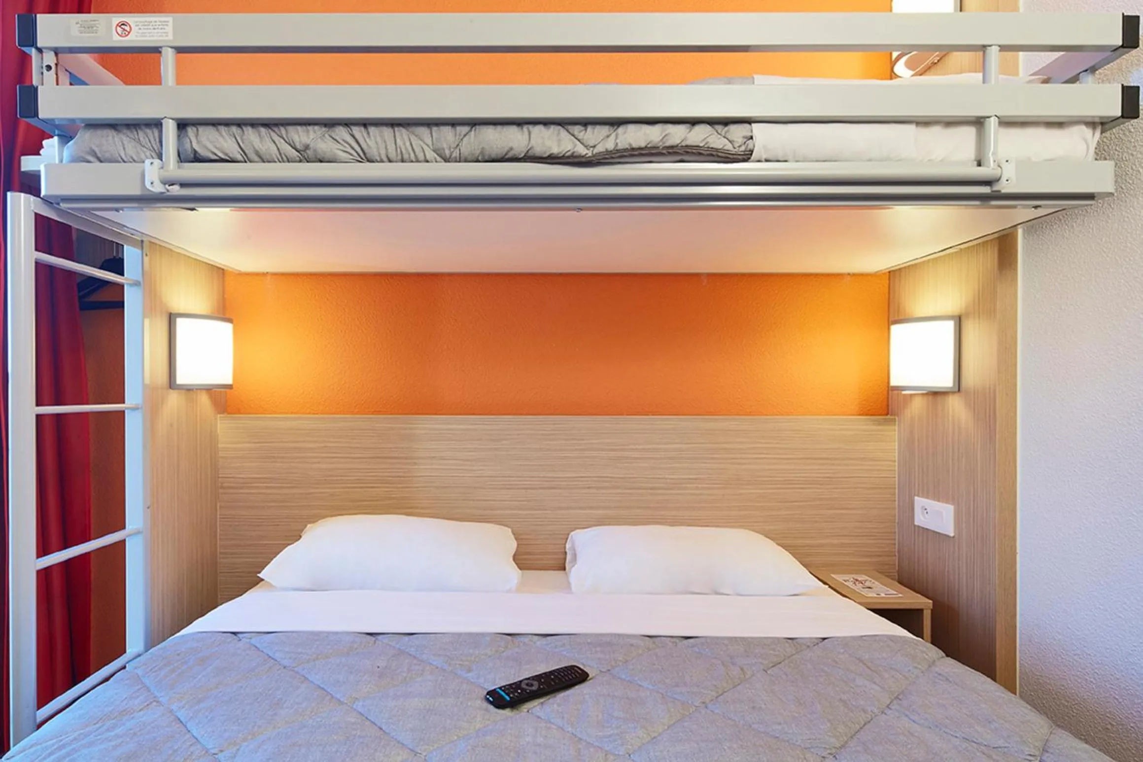 Photo of the whole room, Bed in Première Classe Marne la Vallée - Bussy Saint Georges