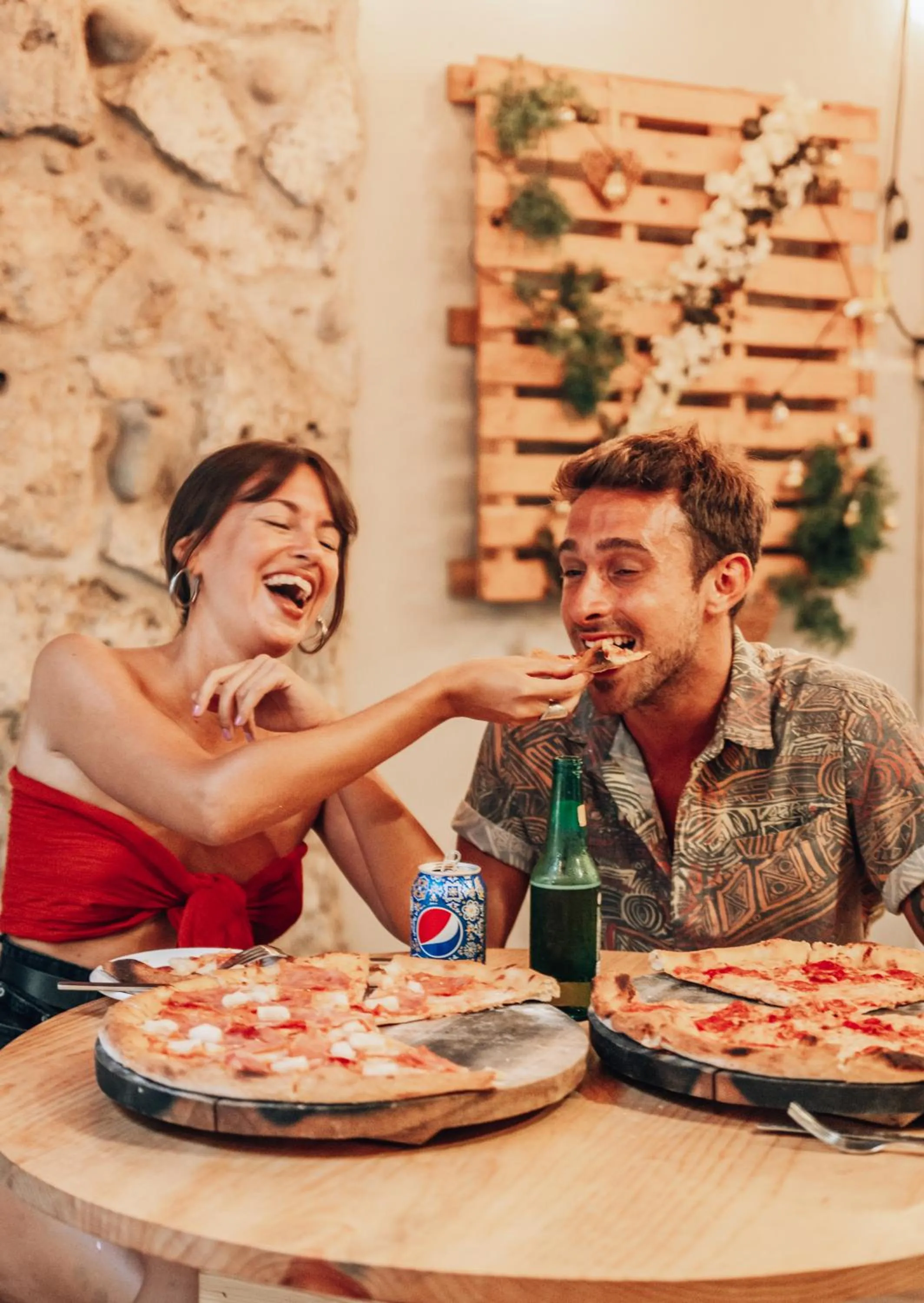 Restaurant/places to eat in Ahava Hotel