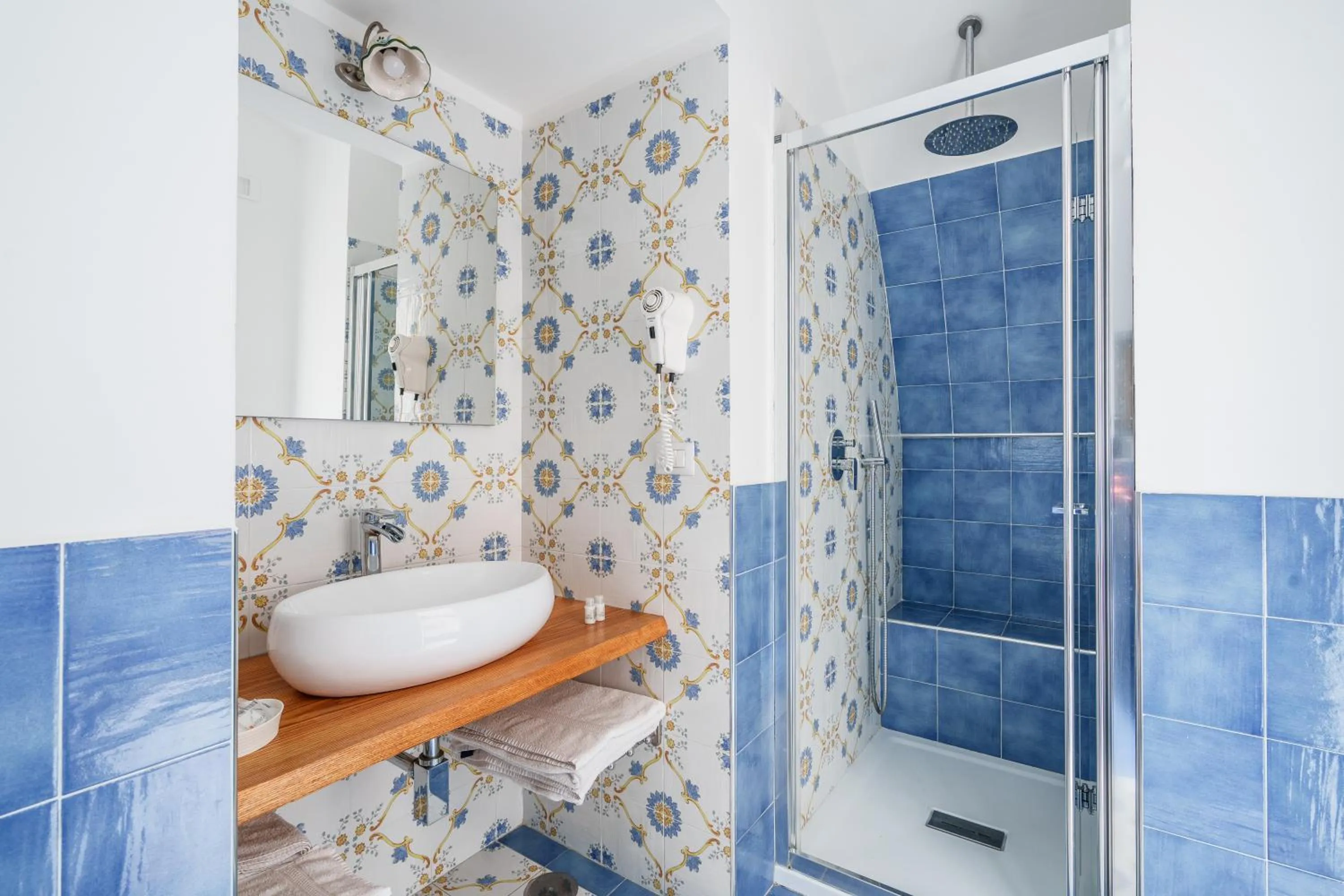 Shower in Villa Prota