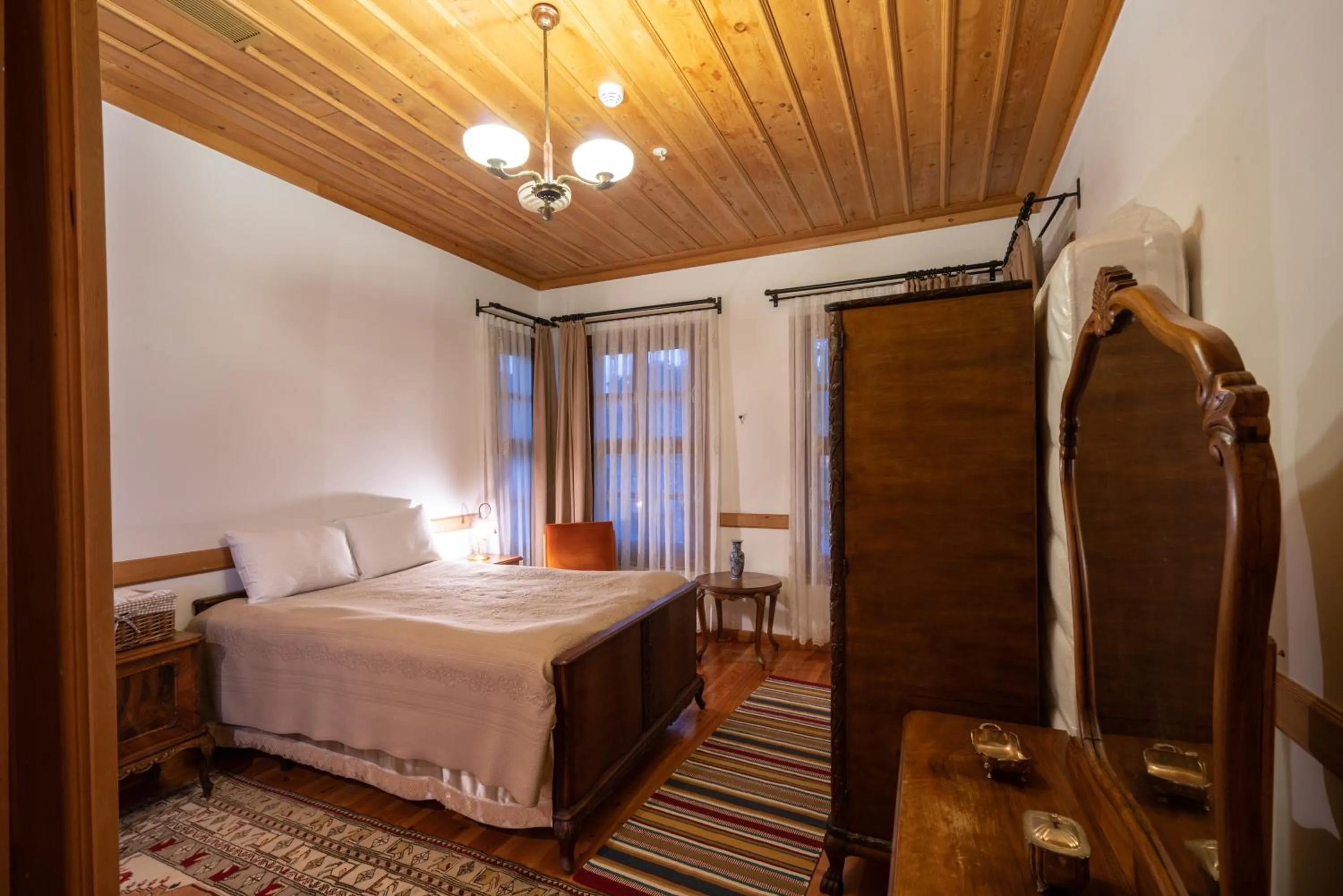 Bedroom, Bed in Cedrus Hotel