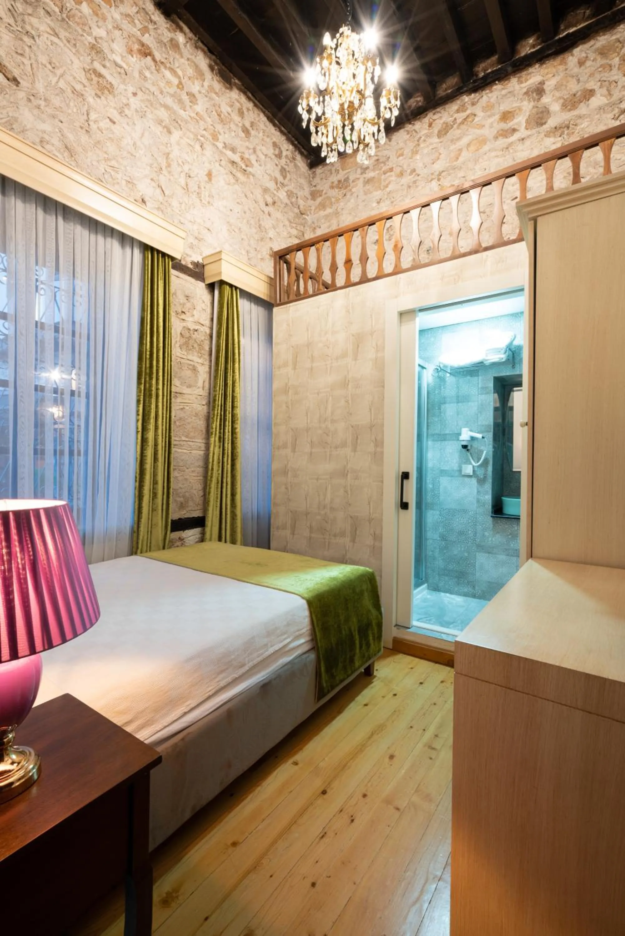 Bedroom, Bed in Cedrus Hotel