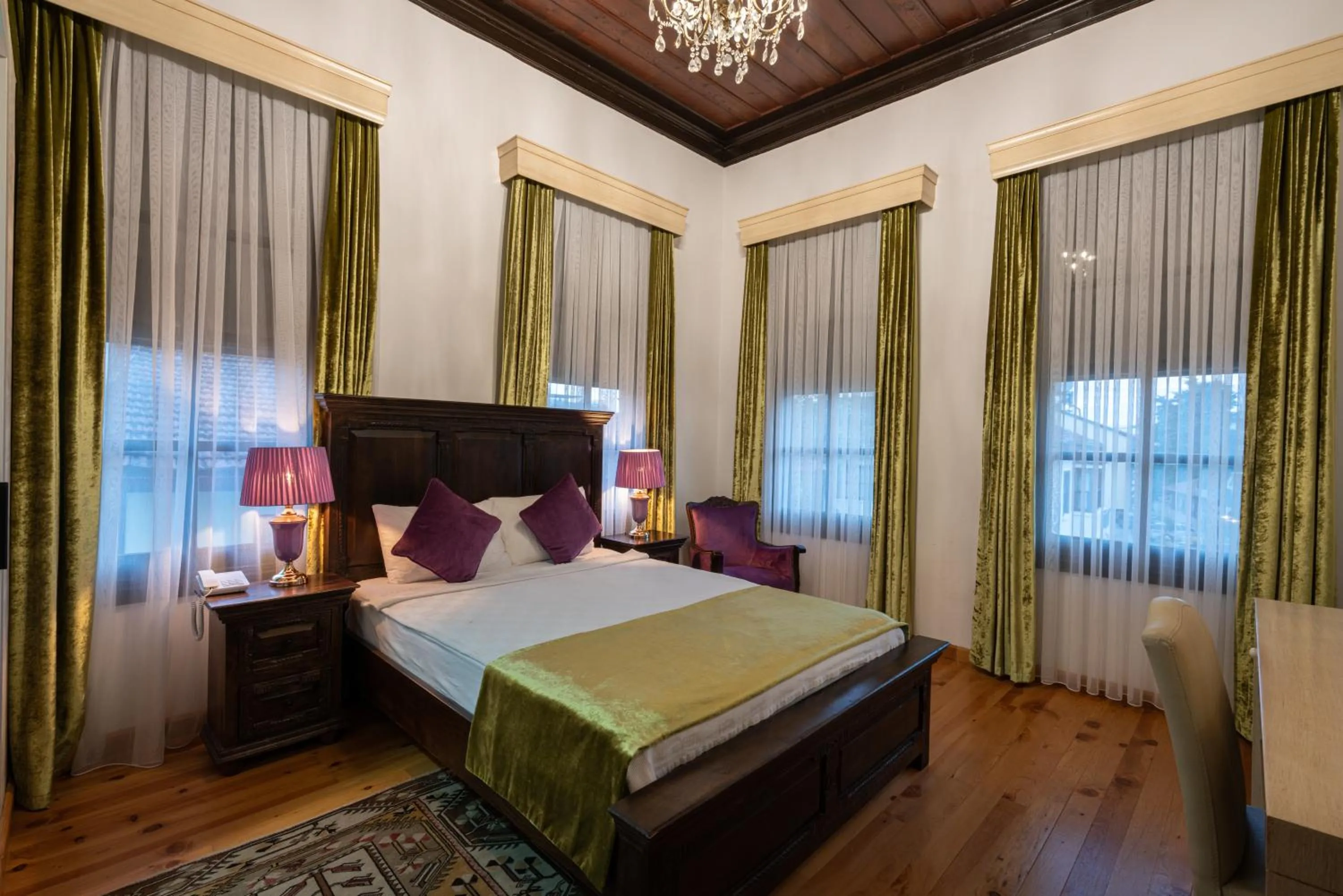 Photo of the whole room, Bed in Cedrus Hotel