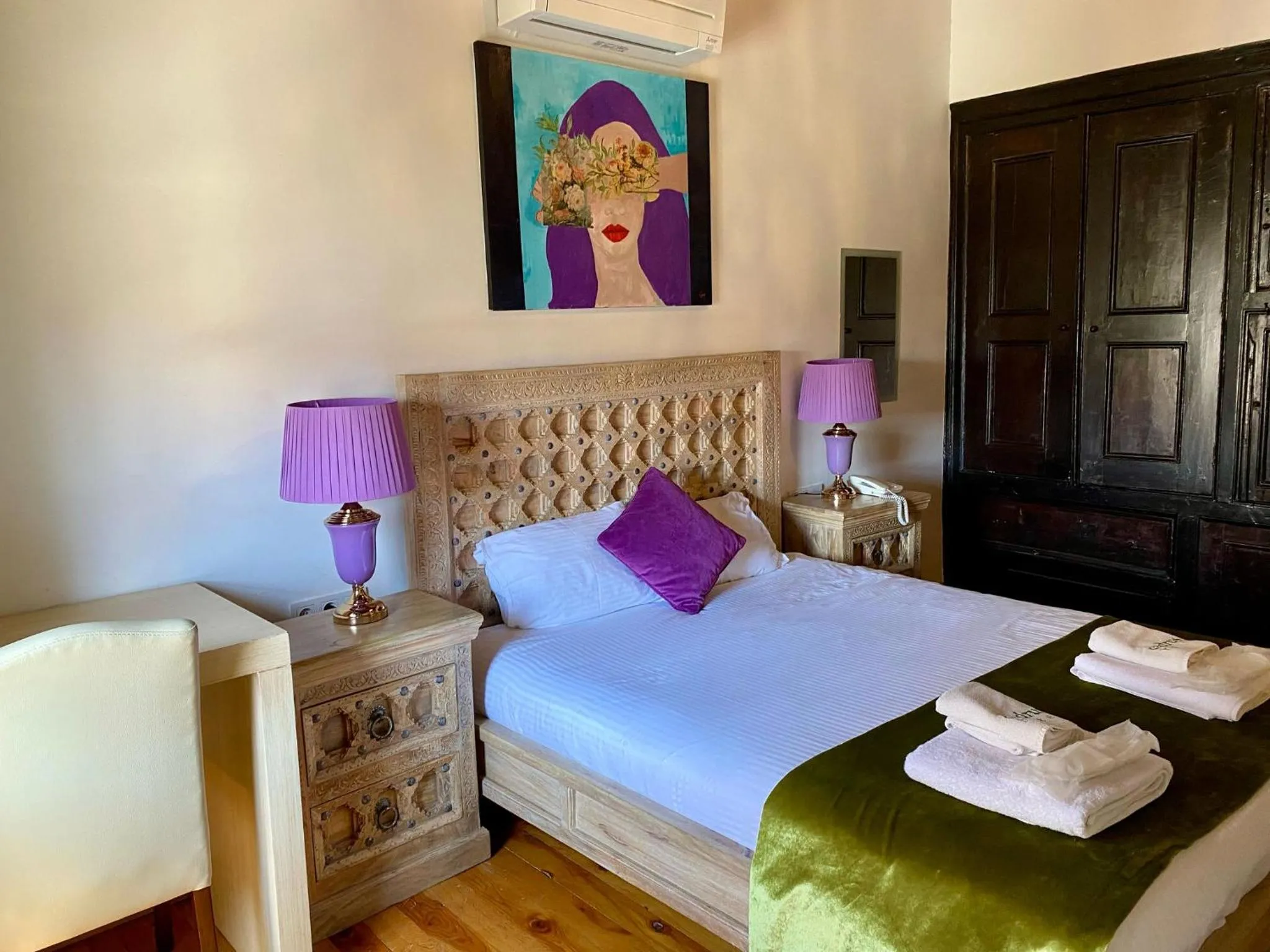 Bedroom, Bed in Cedrus Hotel