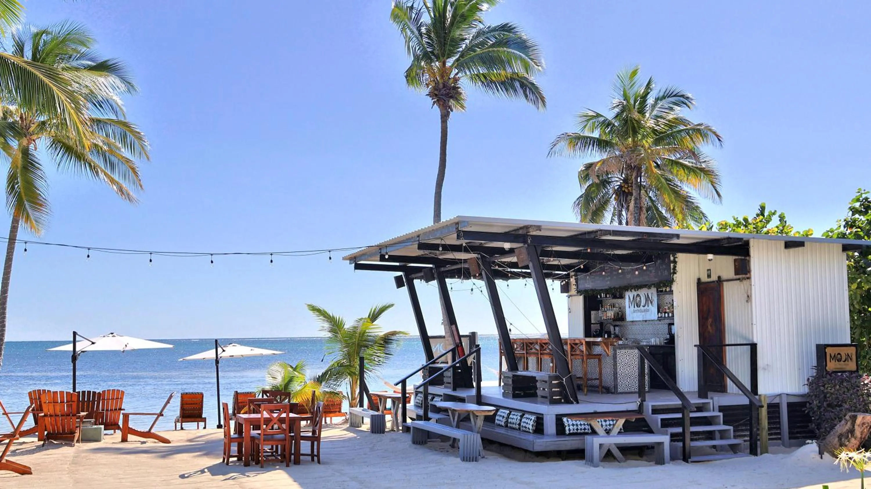 Restaurant/places to eat in Mangata Villas Adults Only