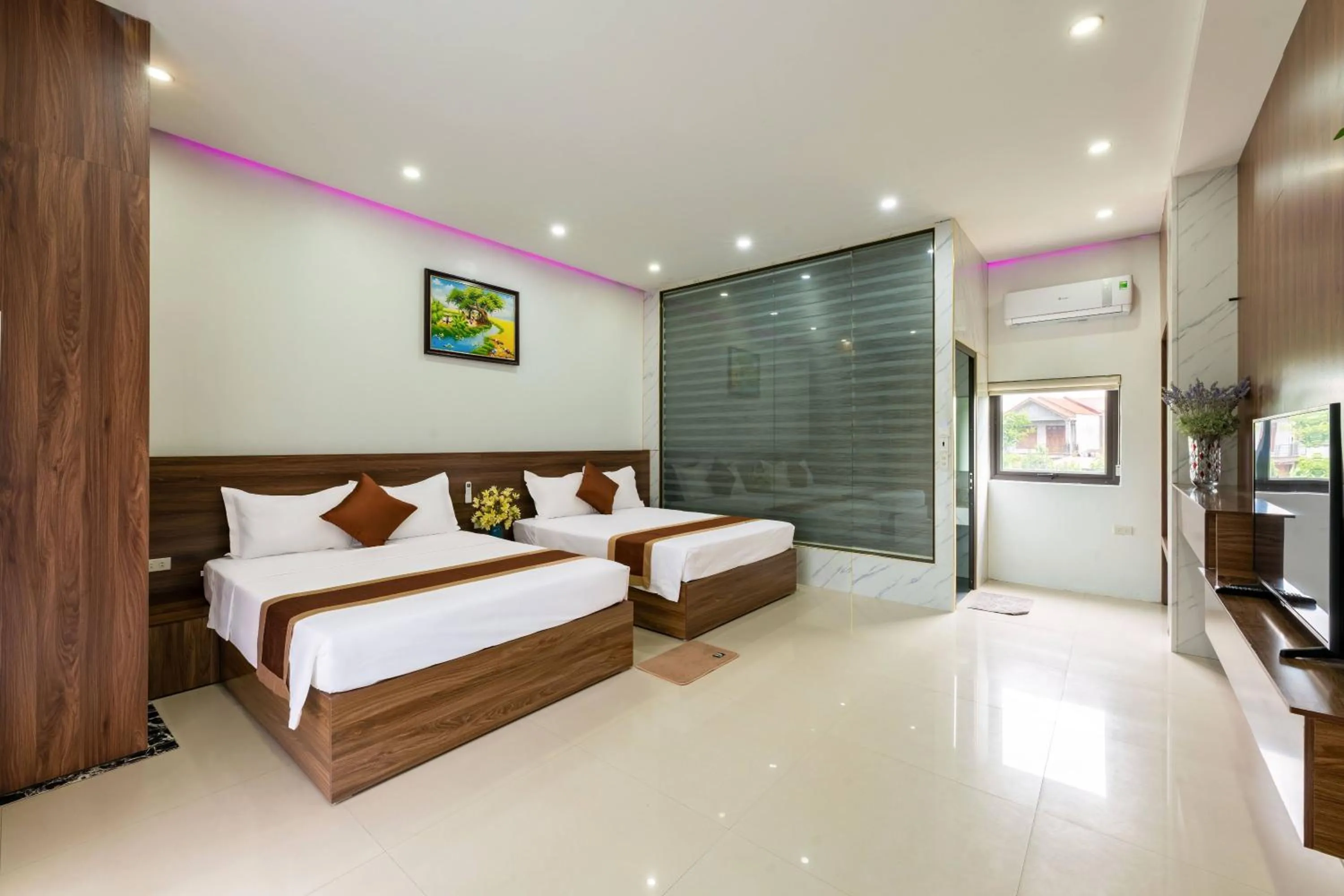 Bed in TAM COC SUNSHINE HOTEL