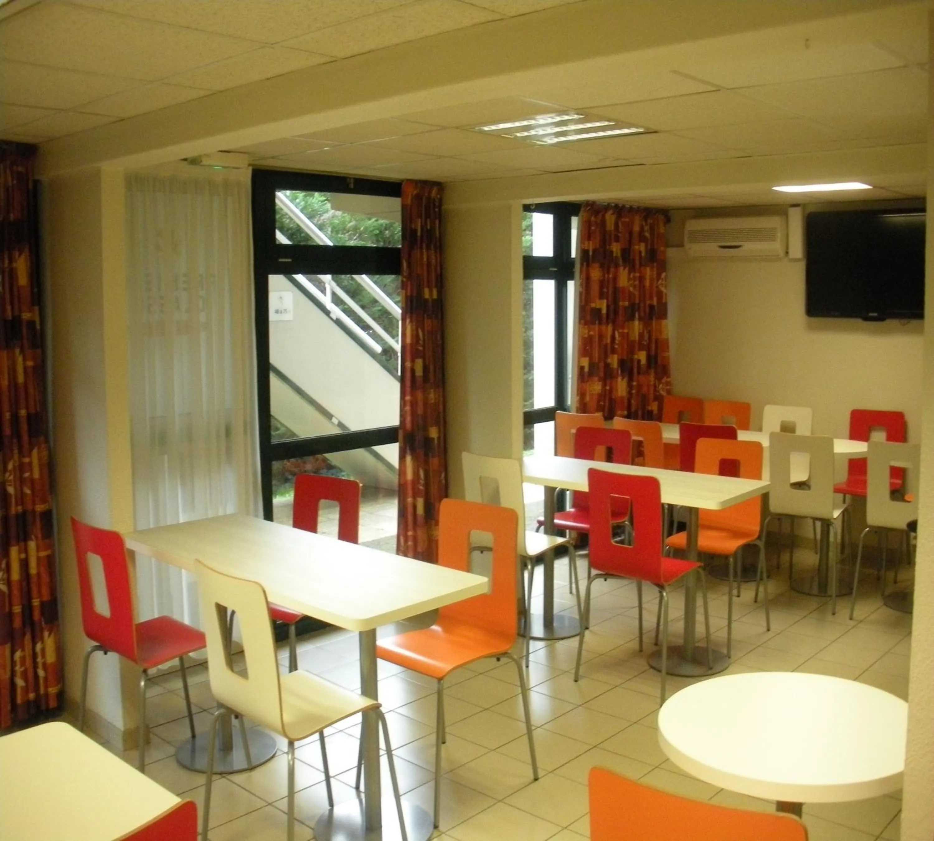 Area and facilities in Premiere Classe Dreux