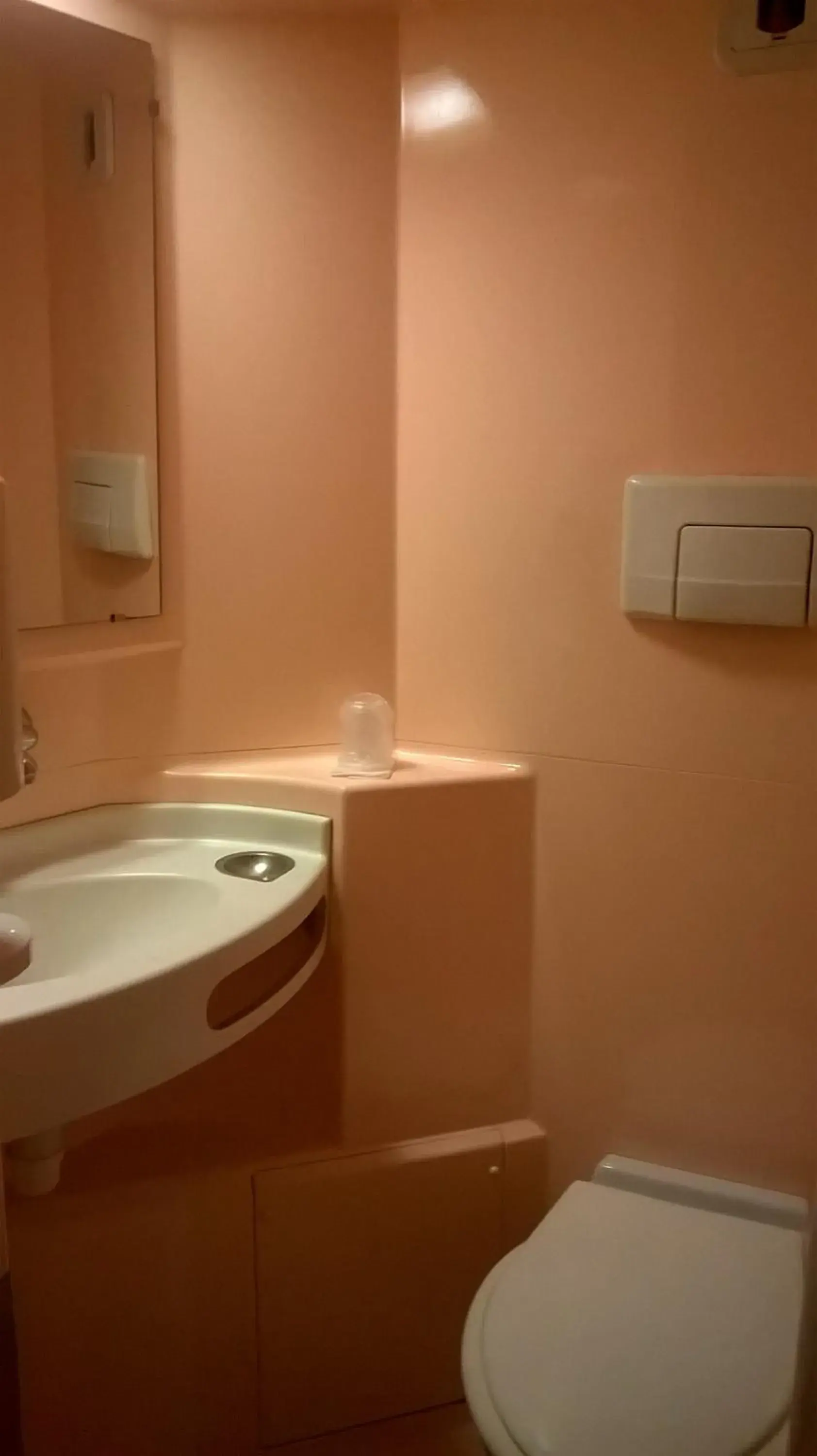 Double Room in Premiere Classe Dreux Double Room in Premiere Classe Dreux