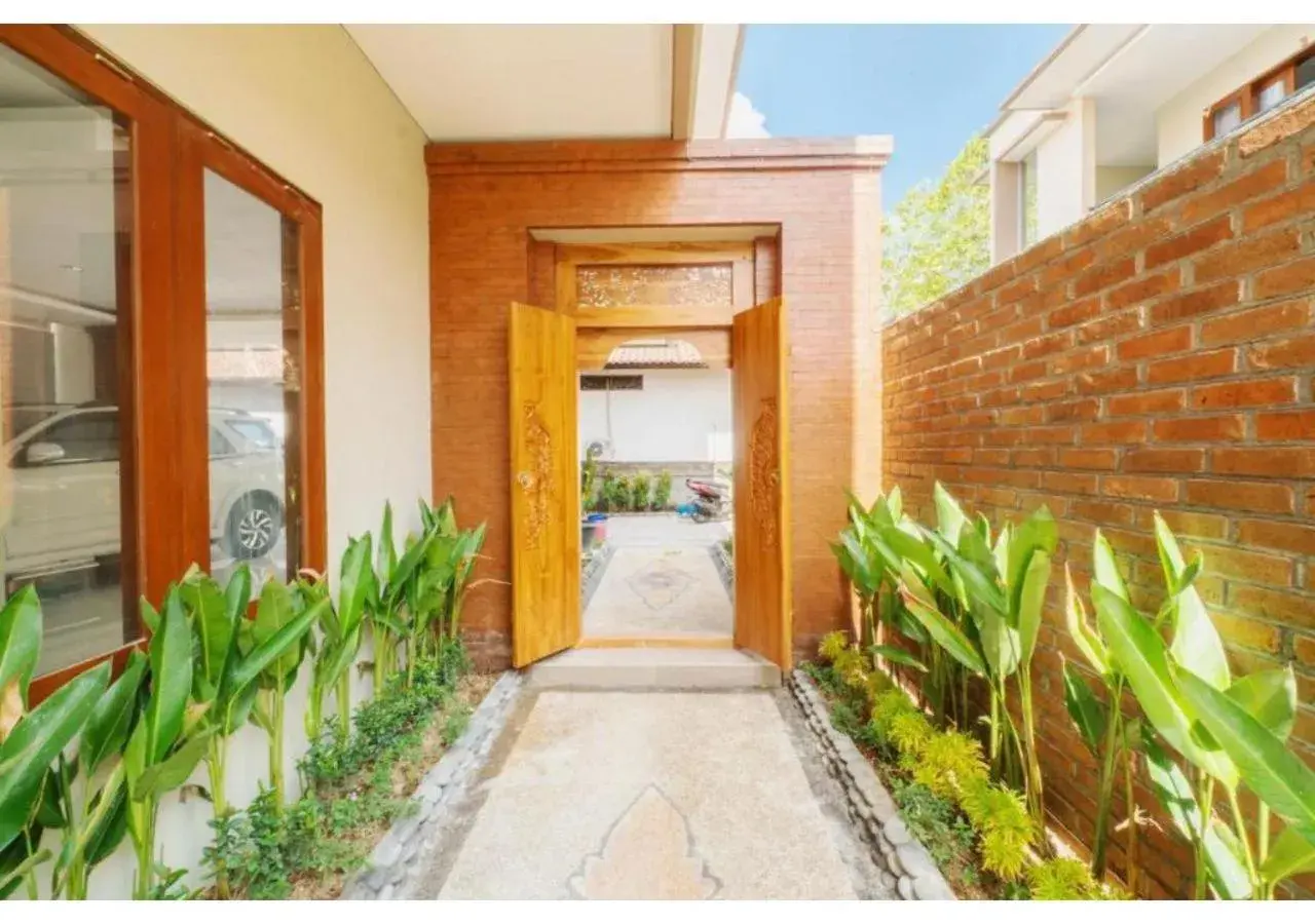 Facade/entrance in Komala Homestay Facade/entrance in Komala Homestay