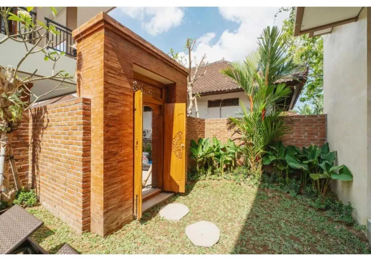 Facade/entrance in Komala Homestay Facade/entrance in Komala Homestay