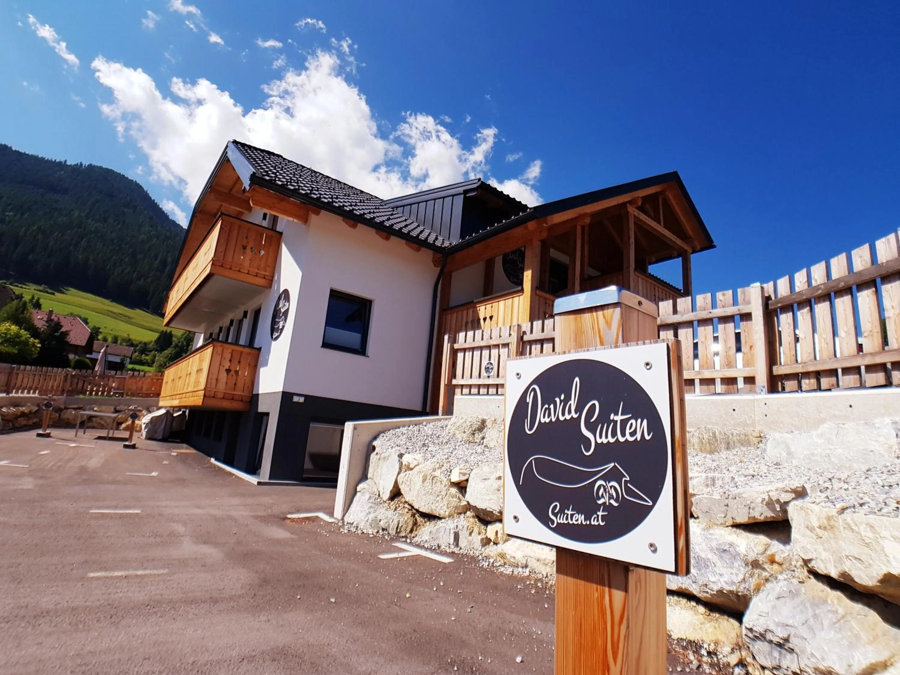 Parking in DAVID SUITEN