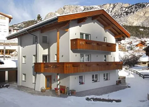 Property building in Villa Seceda
