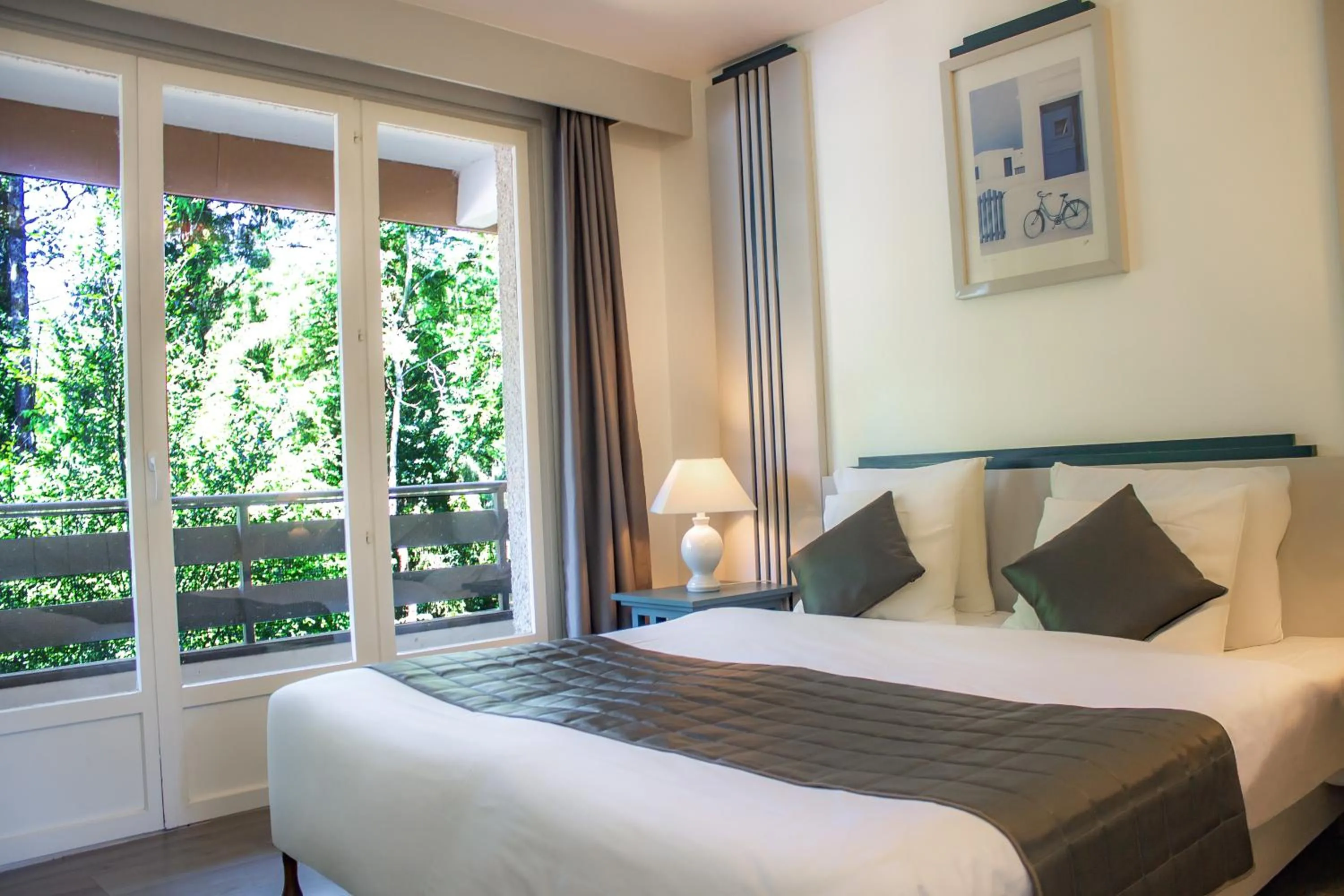 Bedroom, Bed in Garden & City Capvern-les-Bains