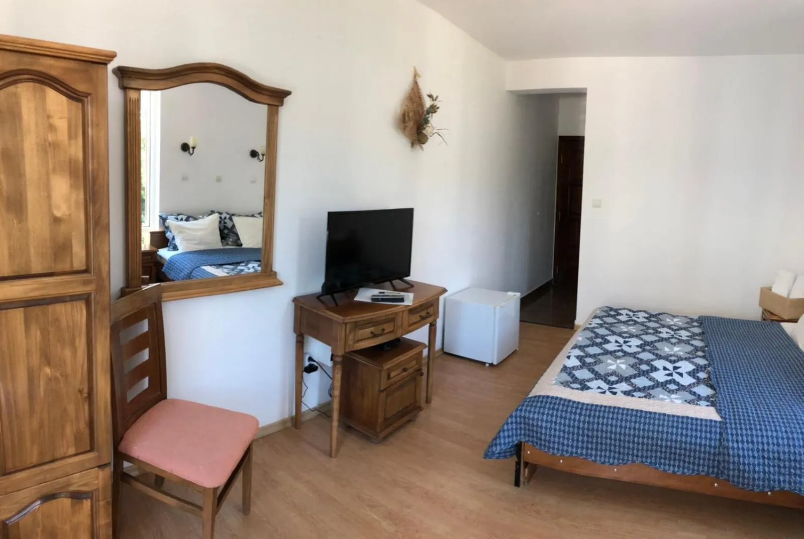 Bed in Family Hotel Littoral