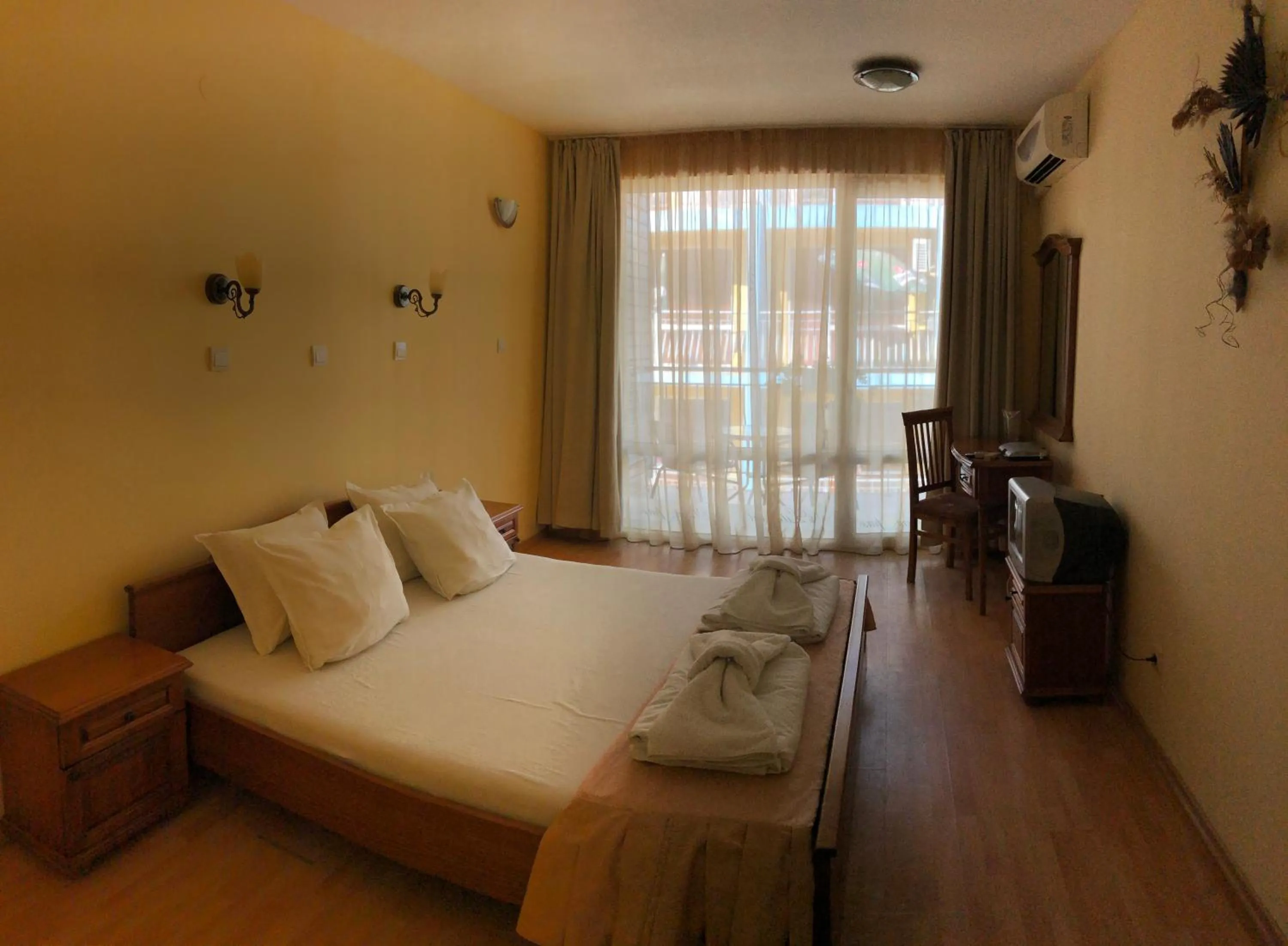 Bed in Family Hotel Littoral