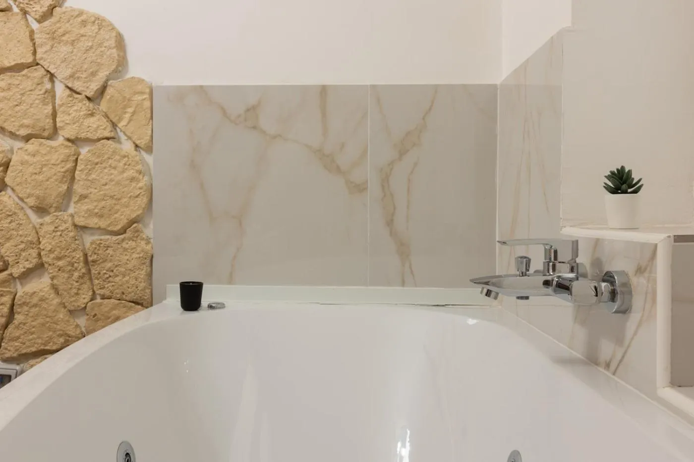 Bath in Fior Di Loto Rooms