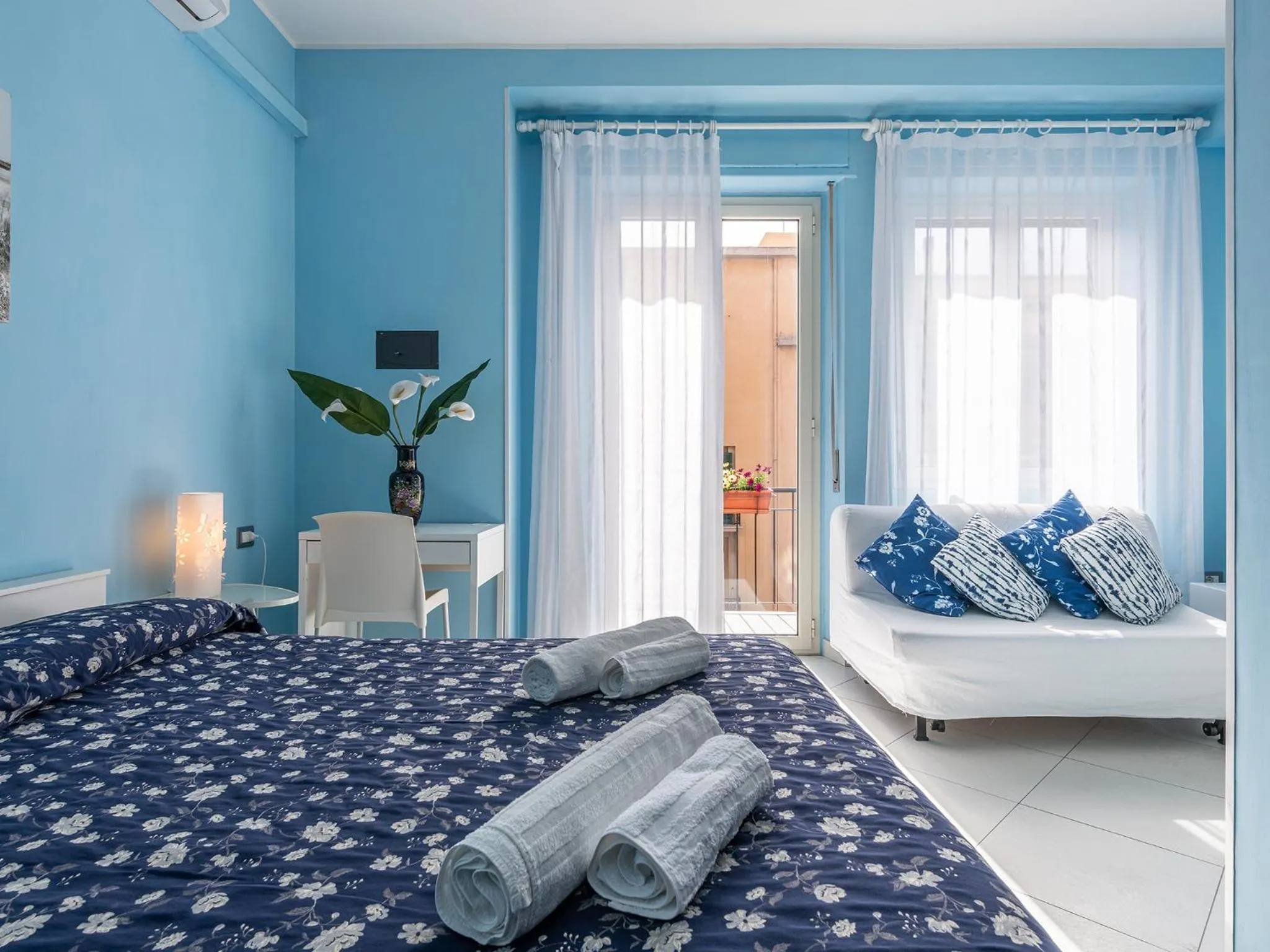 Bedroom, Bed in Thanit Rooms