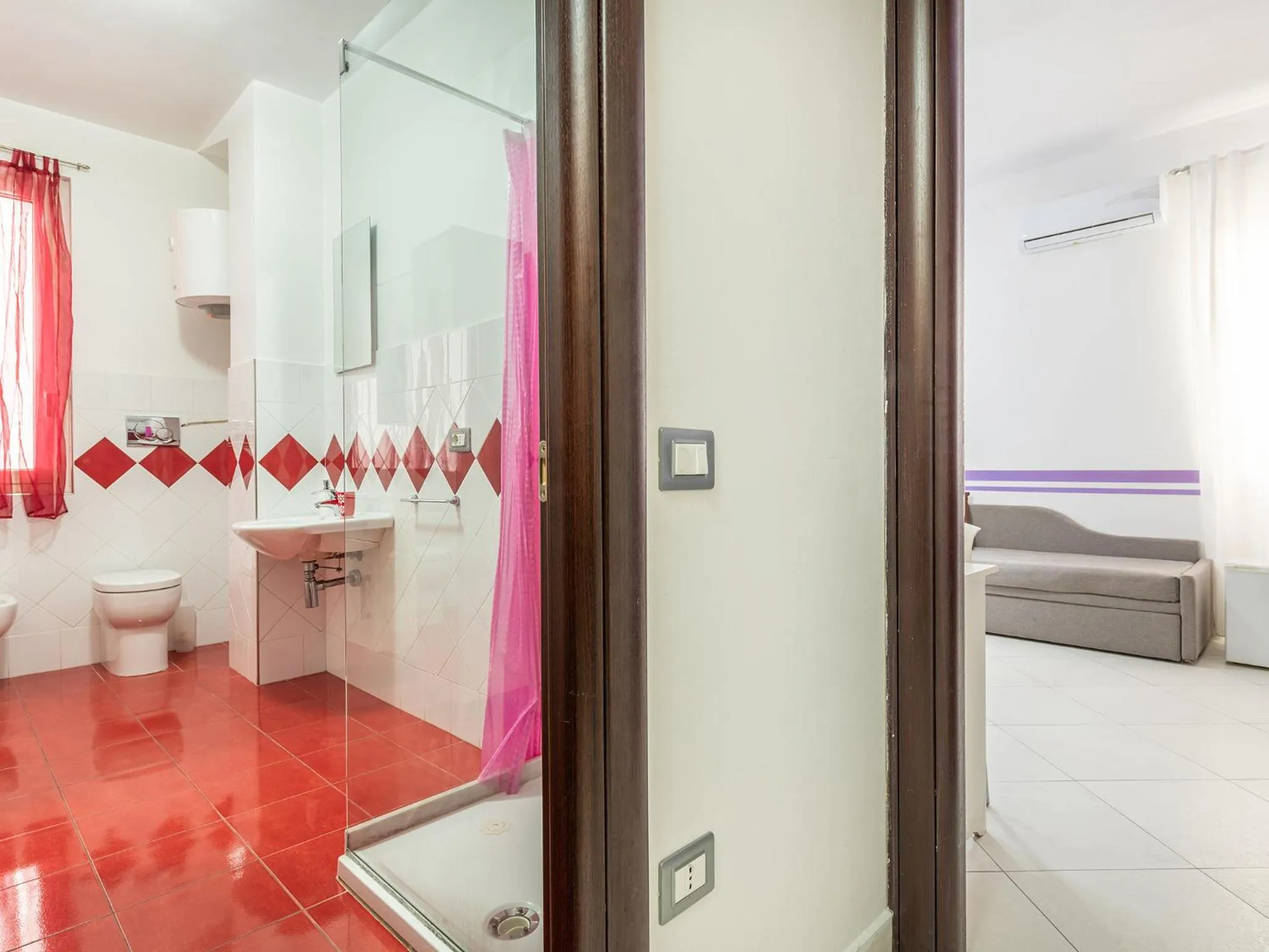 Bathroom in Thanit Rooms