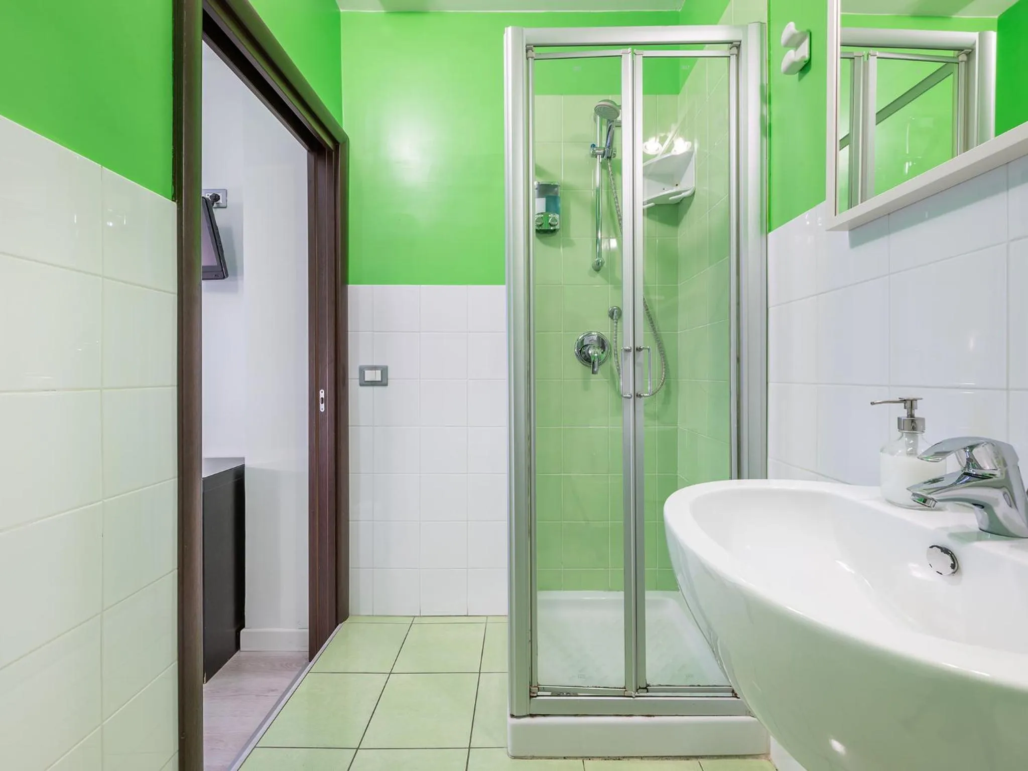 Bathroom in Thanit Rooms