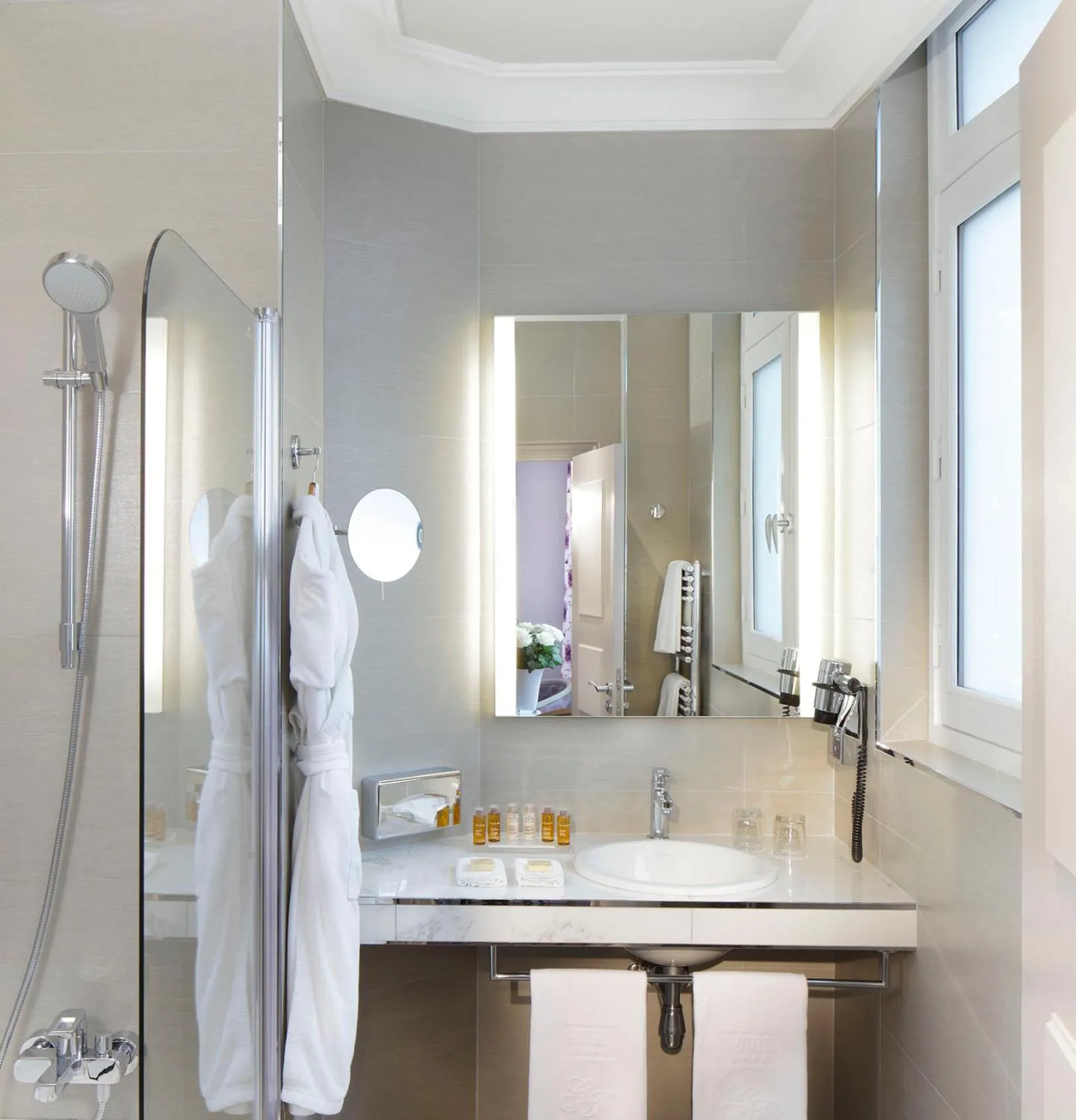 Bathroom in Hôtel Château Frontenac