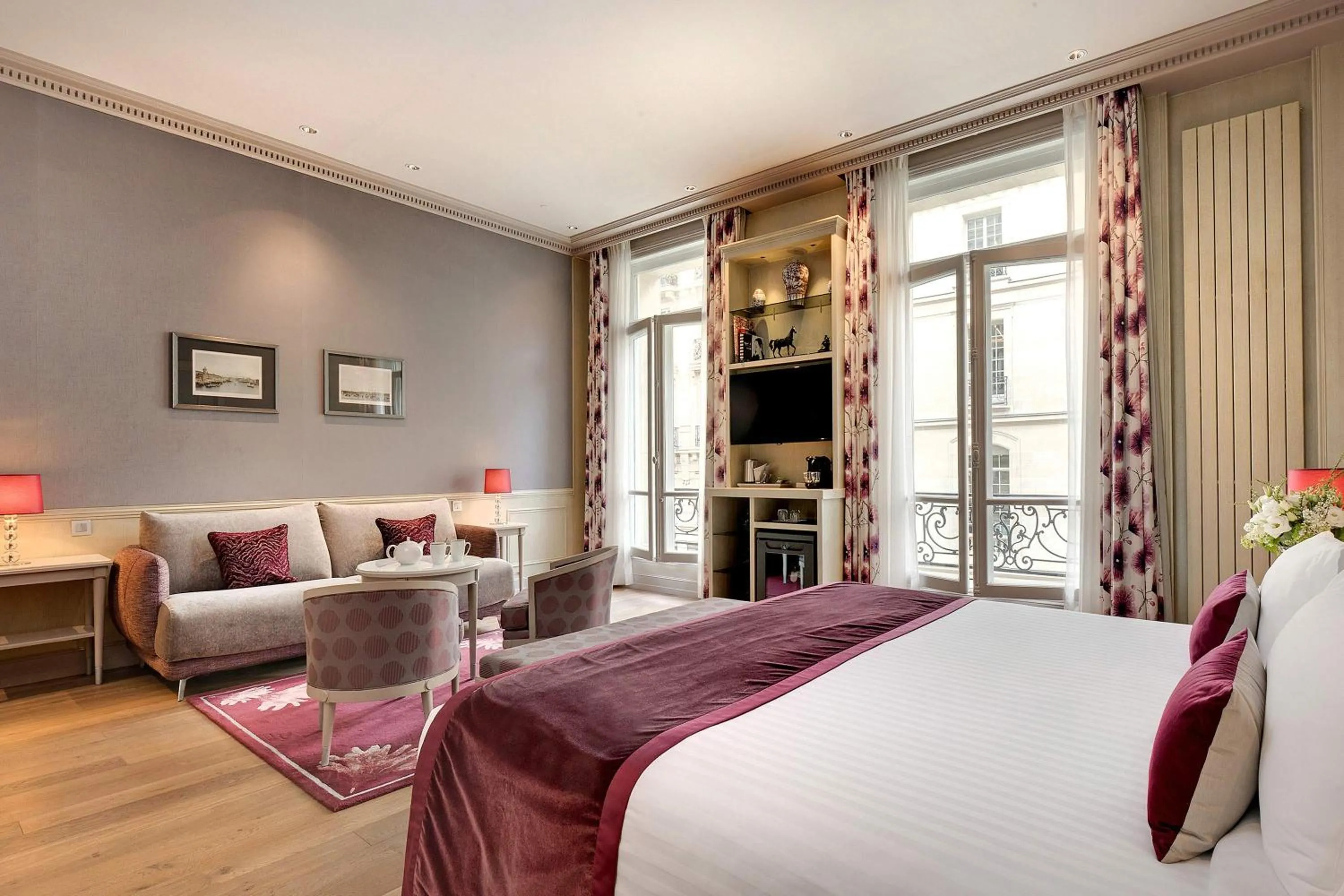 Bedroom, Bed in Hôtel Château Frontenac