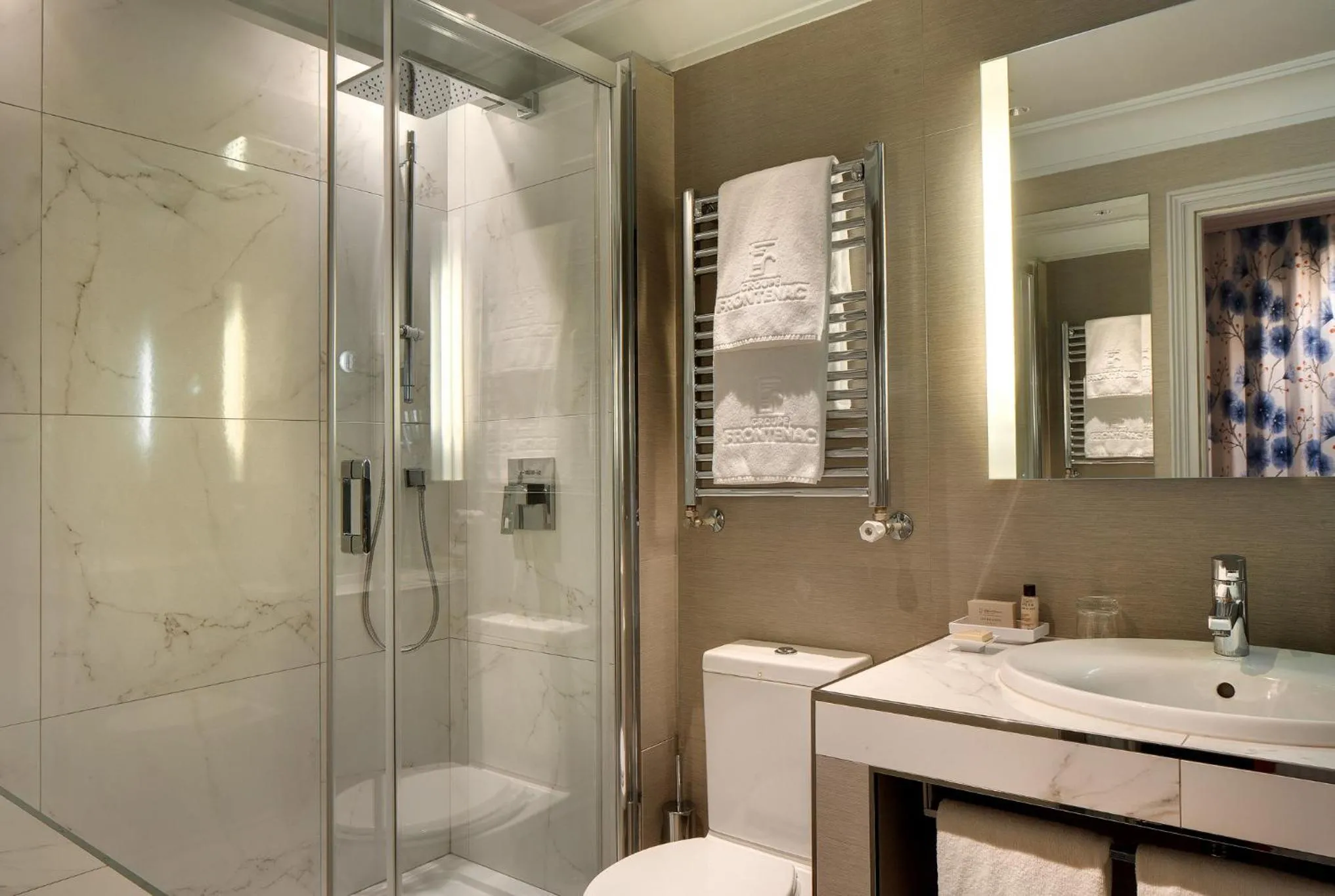Bathroom in Hôtel Château Frontenac