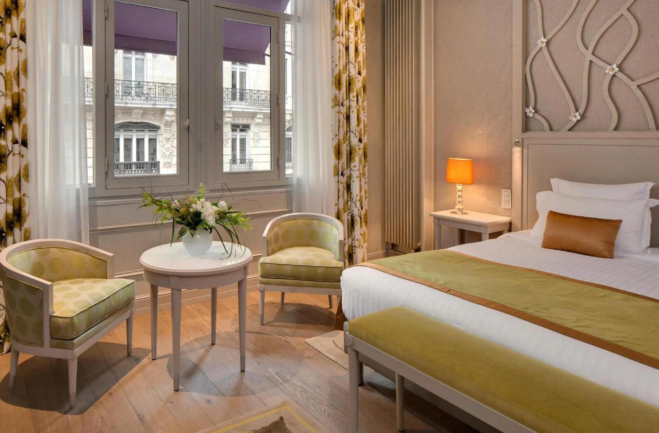 Bedroom, Bed in Hôtel Château Frontenac