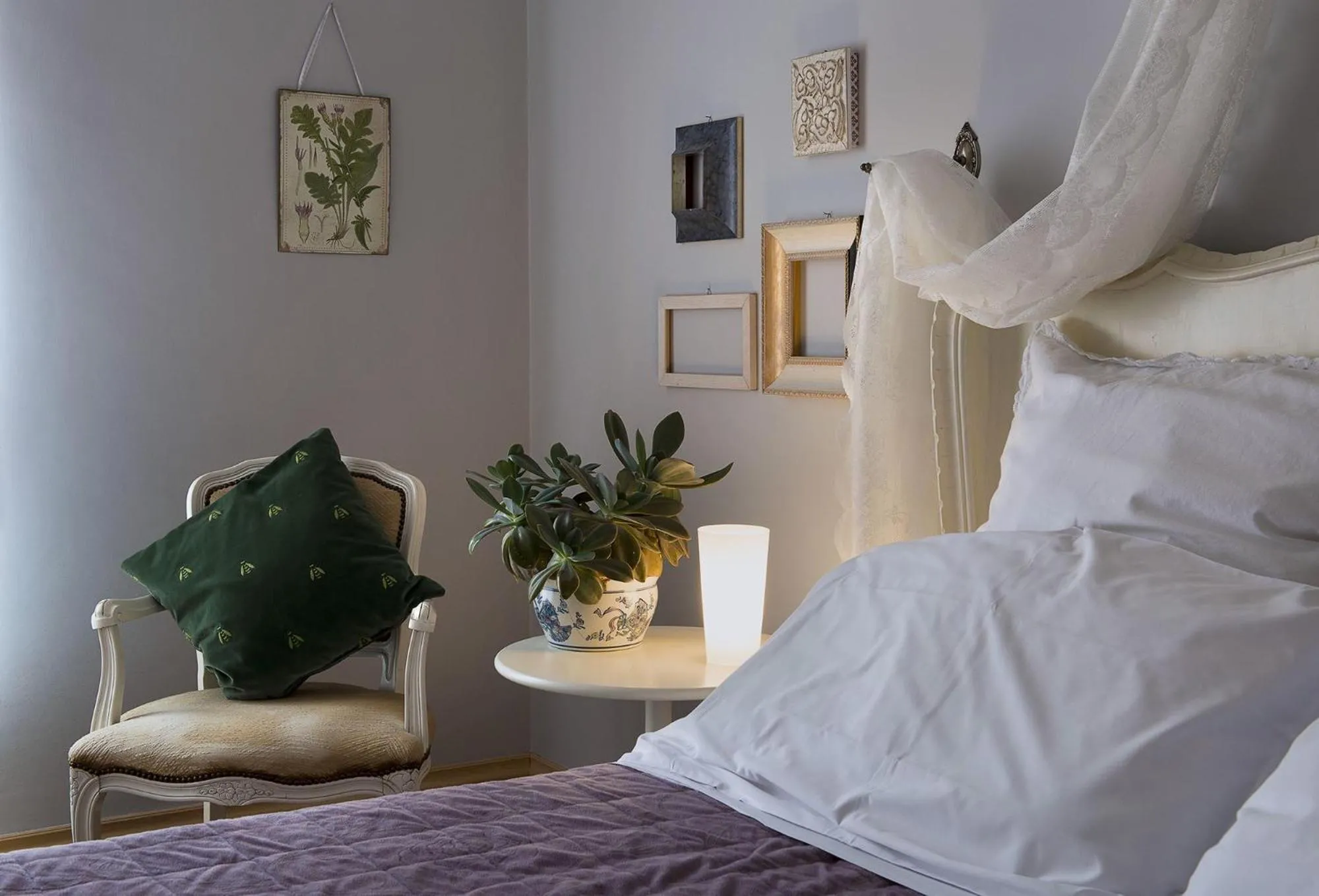 Decorative detail, Bed in B&B La Cuntana