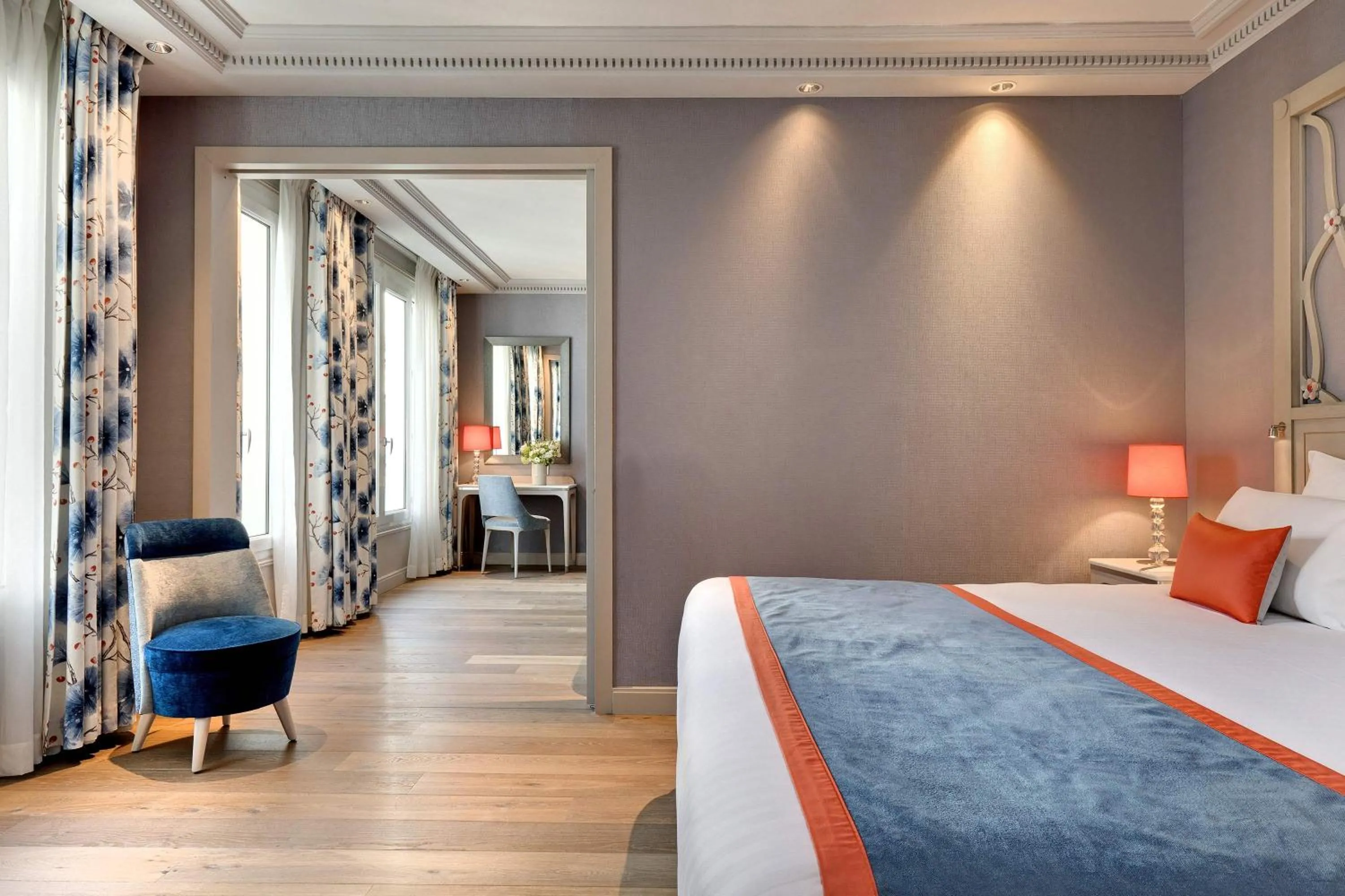 Bedroom, Bed in Rochester Champs Elysees