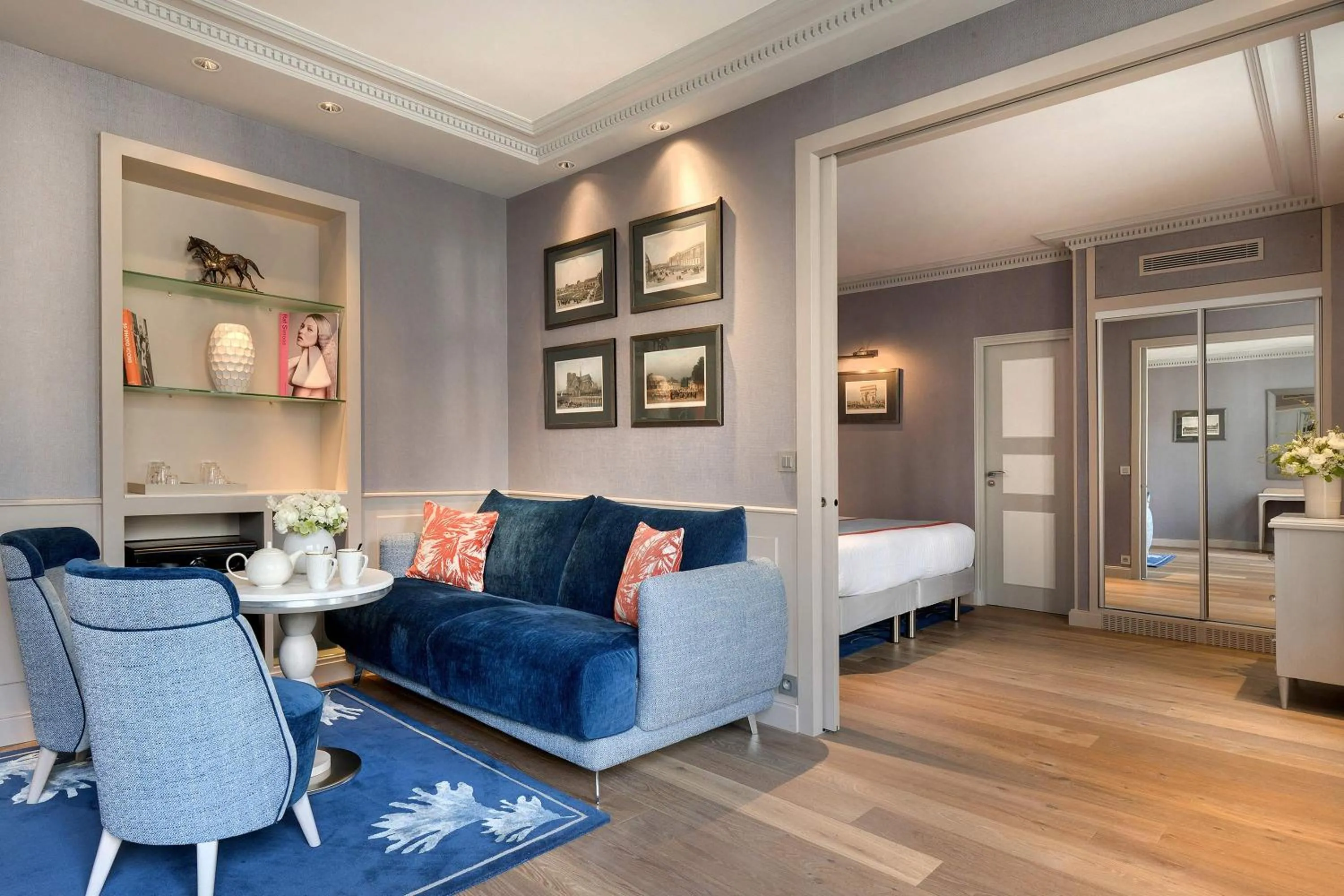 Bedroom in Rochester Champs Elysees