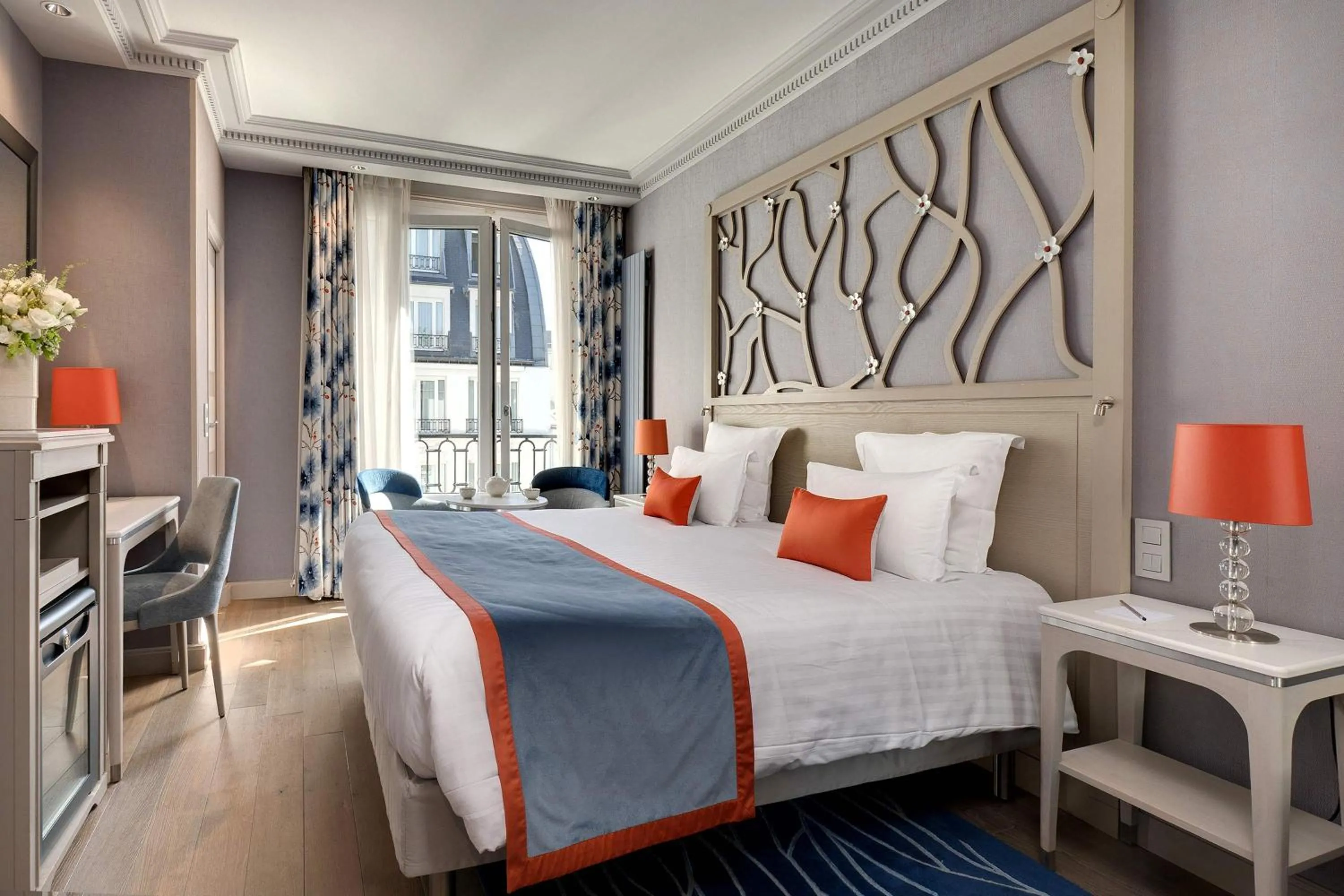 Bedroom, Bed in Rochester Champs Elysees