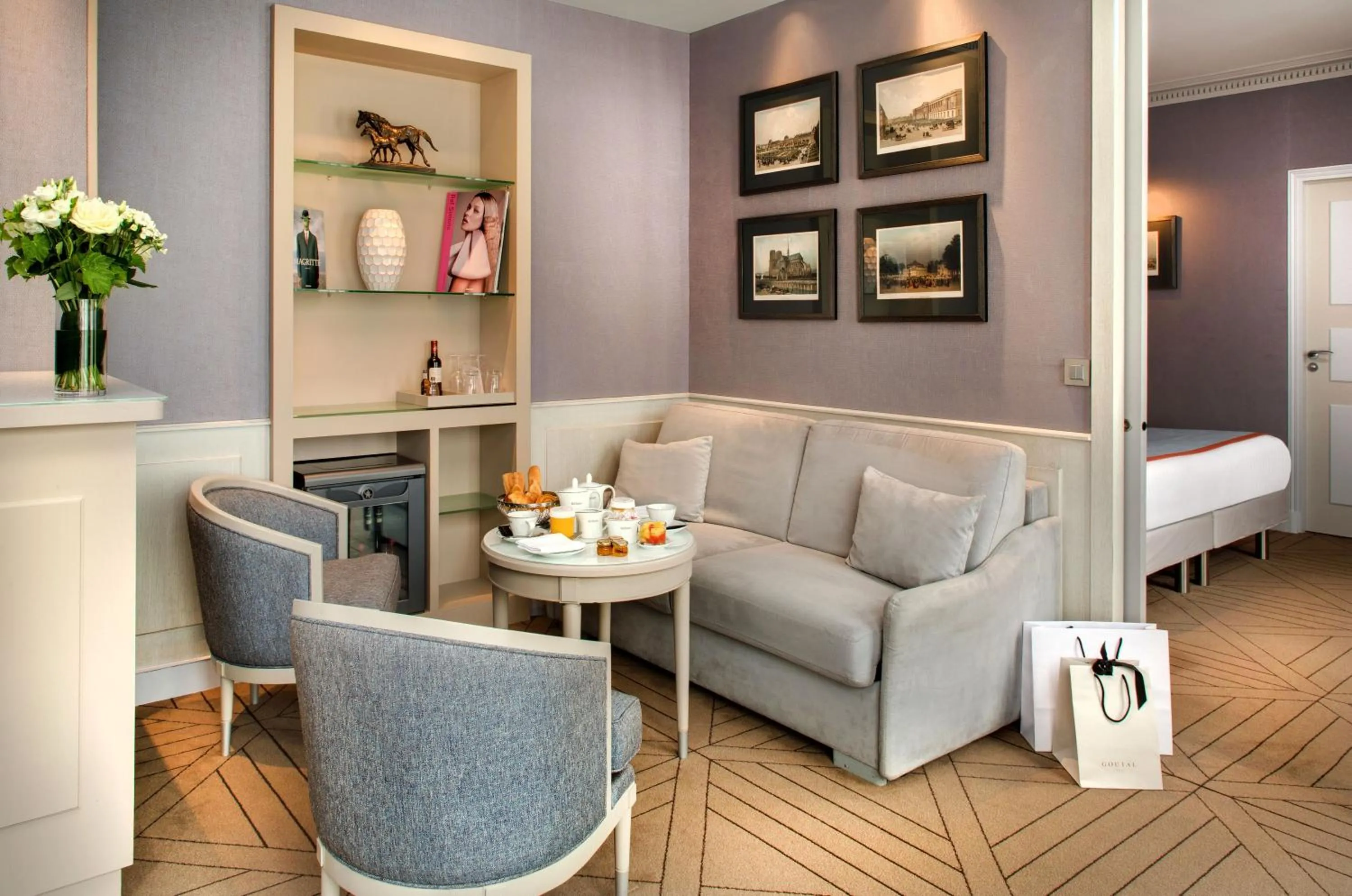 Bedroom in Rochester Champs Elysees